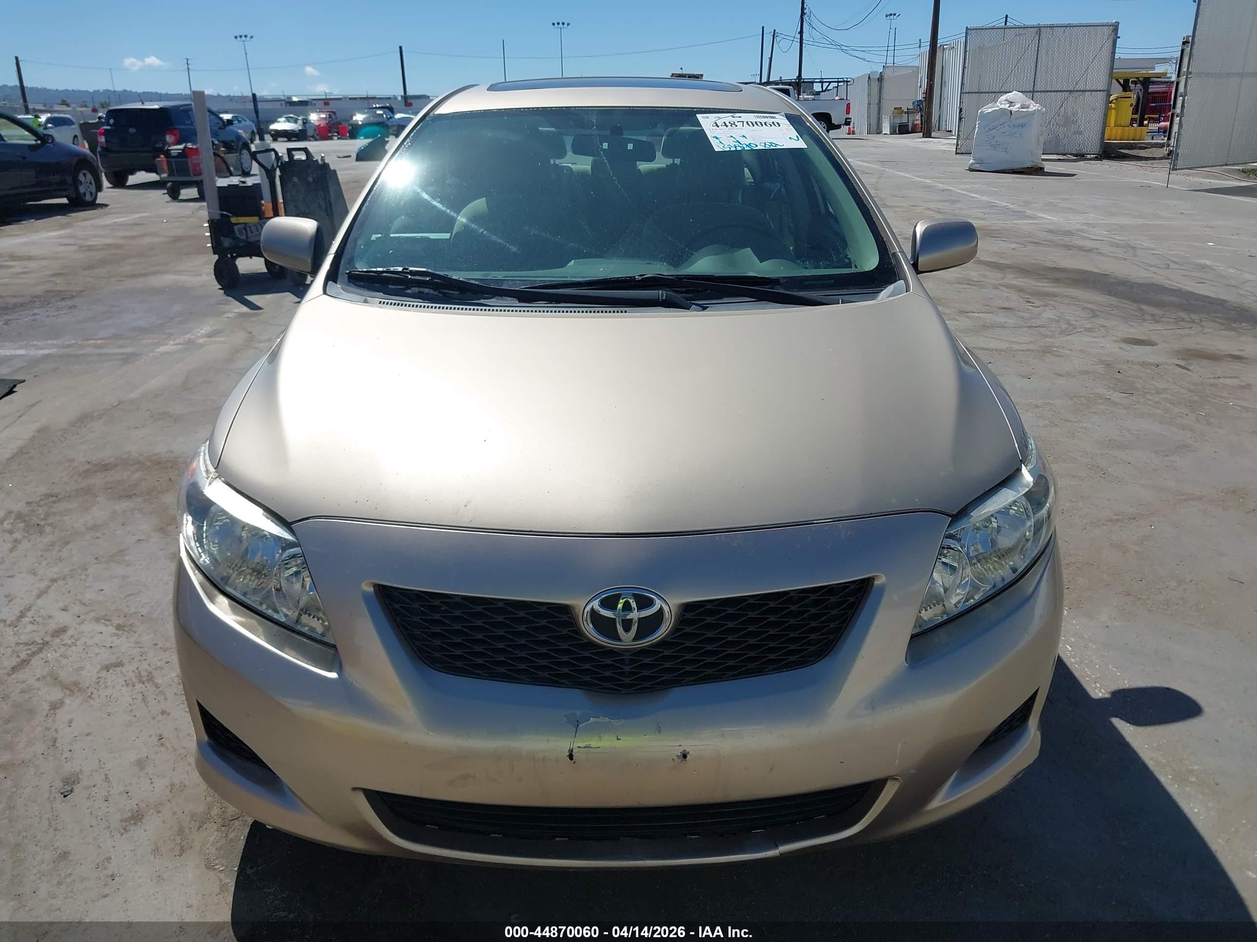 2010 Toyota Corolla Le Золотой vin: 2T1BU4EE3AC465520