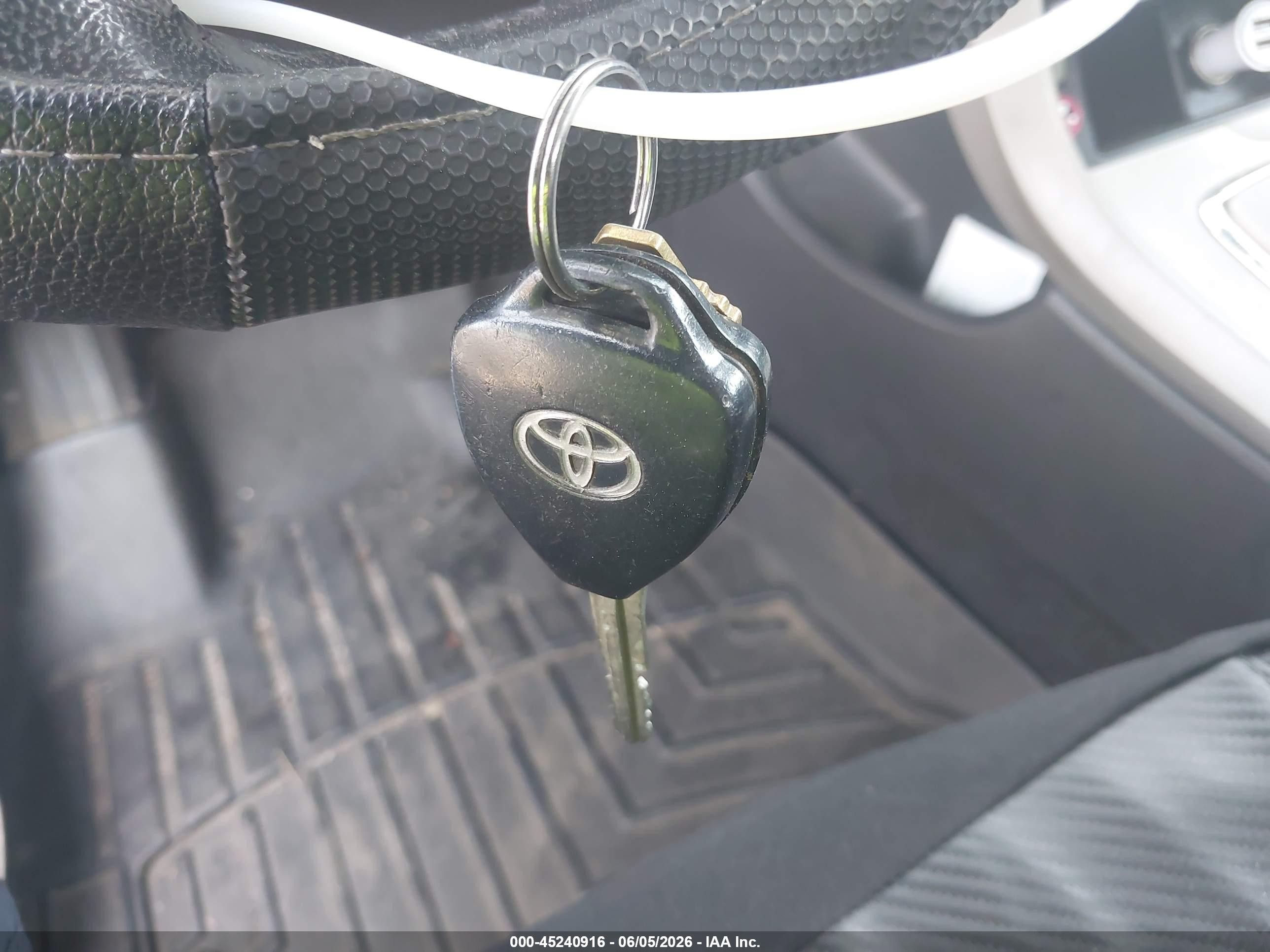 2010 Toyota Corolla S Синий vin: 2T1BU4EE3AC465758