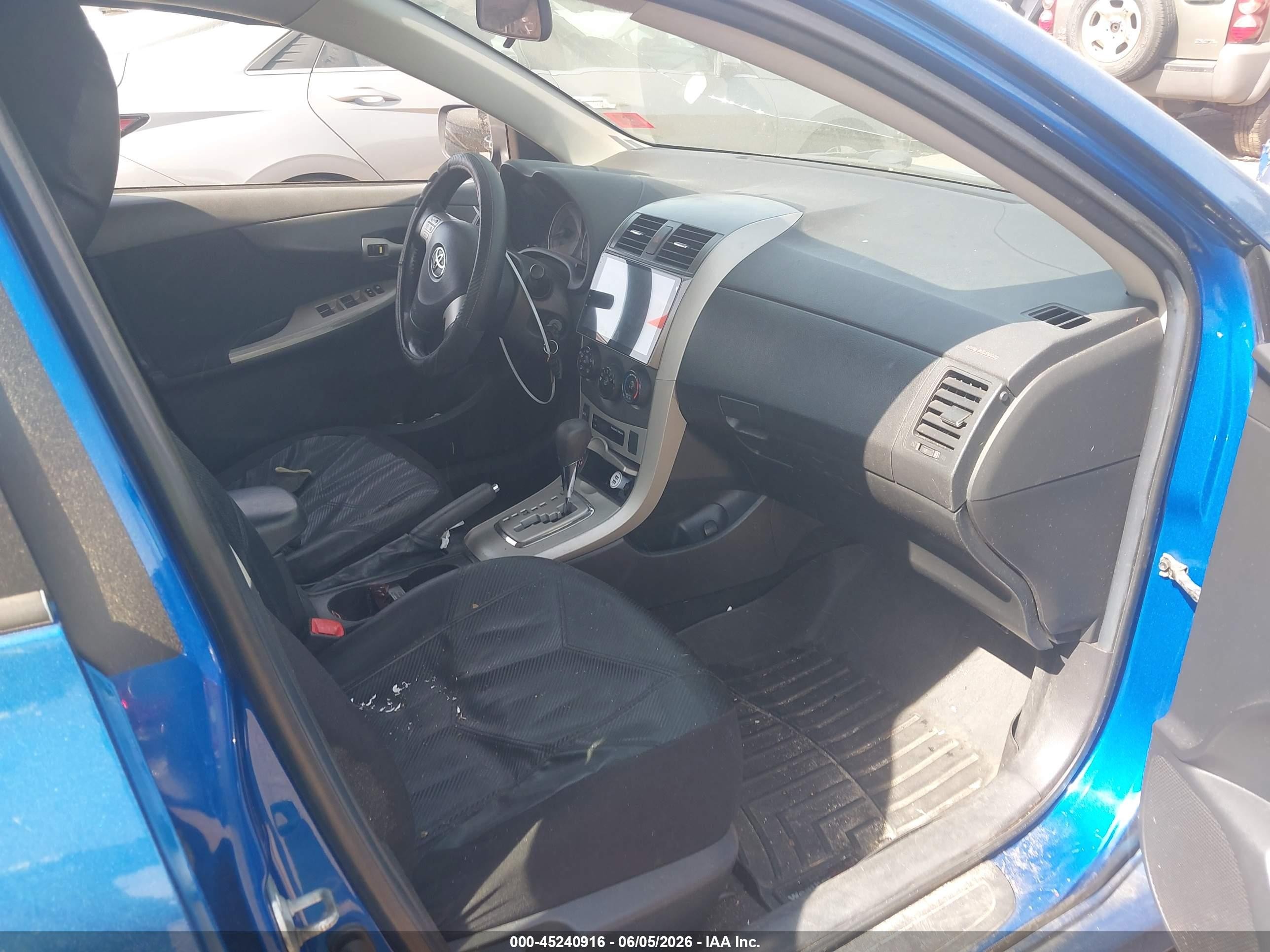 2010 Toyota Corolla S Синий vin: 2T1BU4EE3AC465758