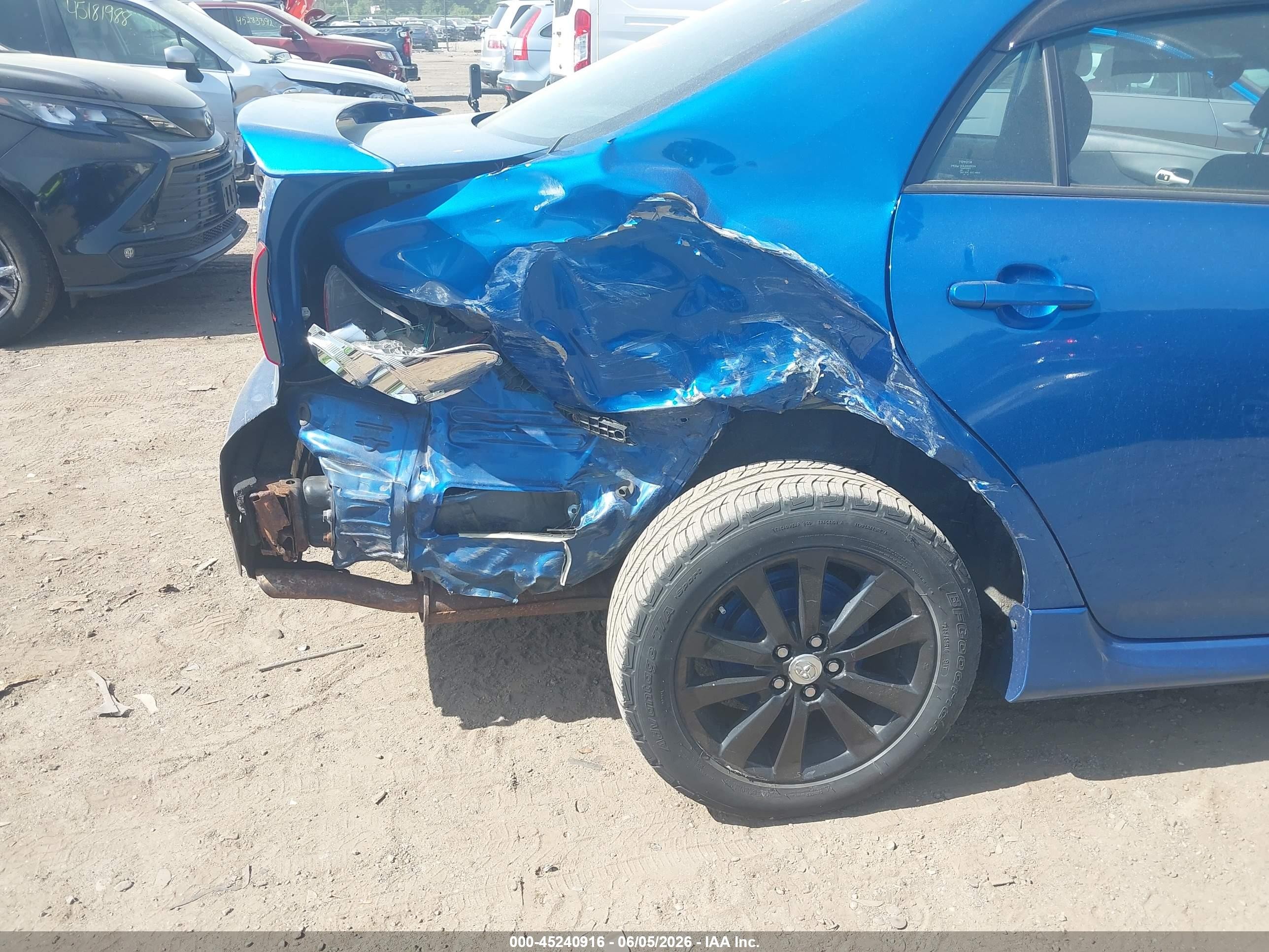2010 Toyota Corolla S Синий vin: 2T1BU4EE3AC465758