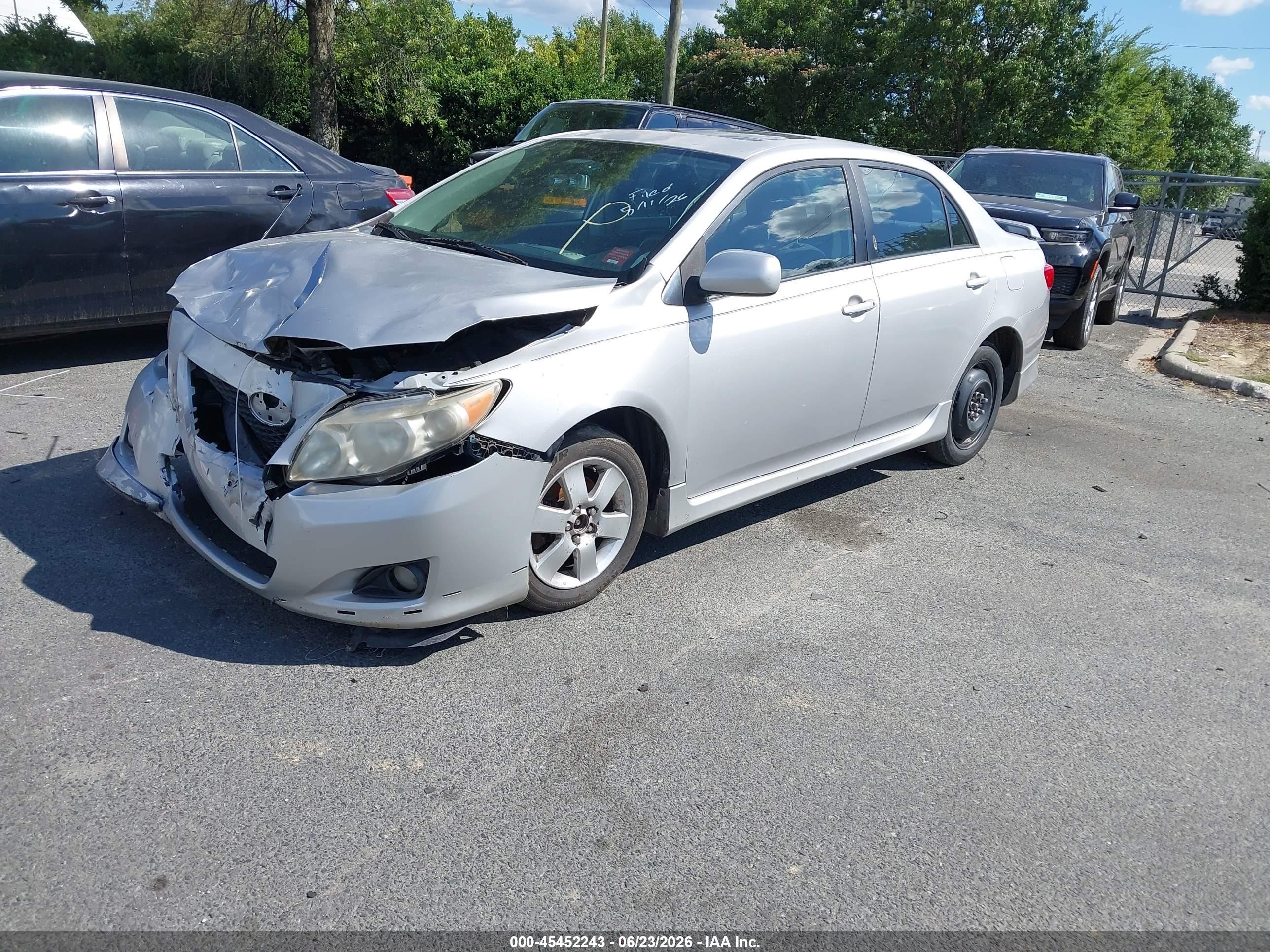 2010 Toyota Corolla S Серебряный vin: 2T1BU4EE3AC471012