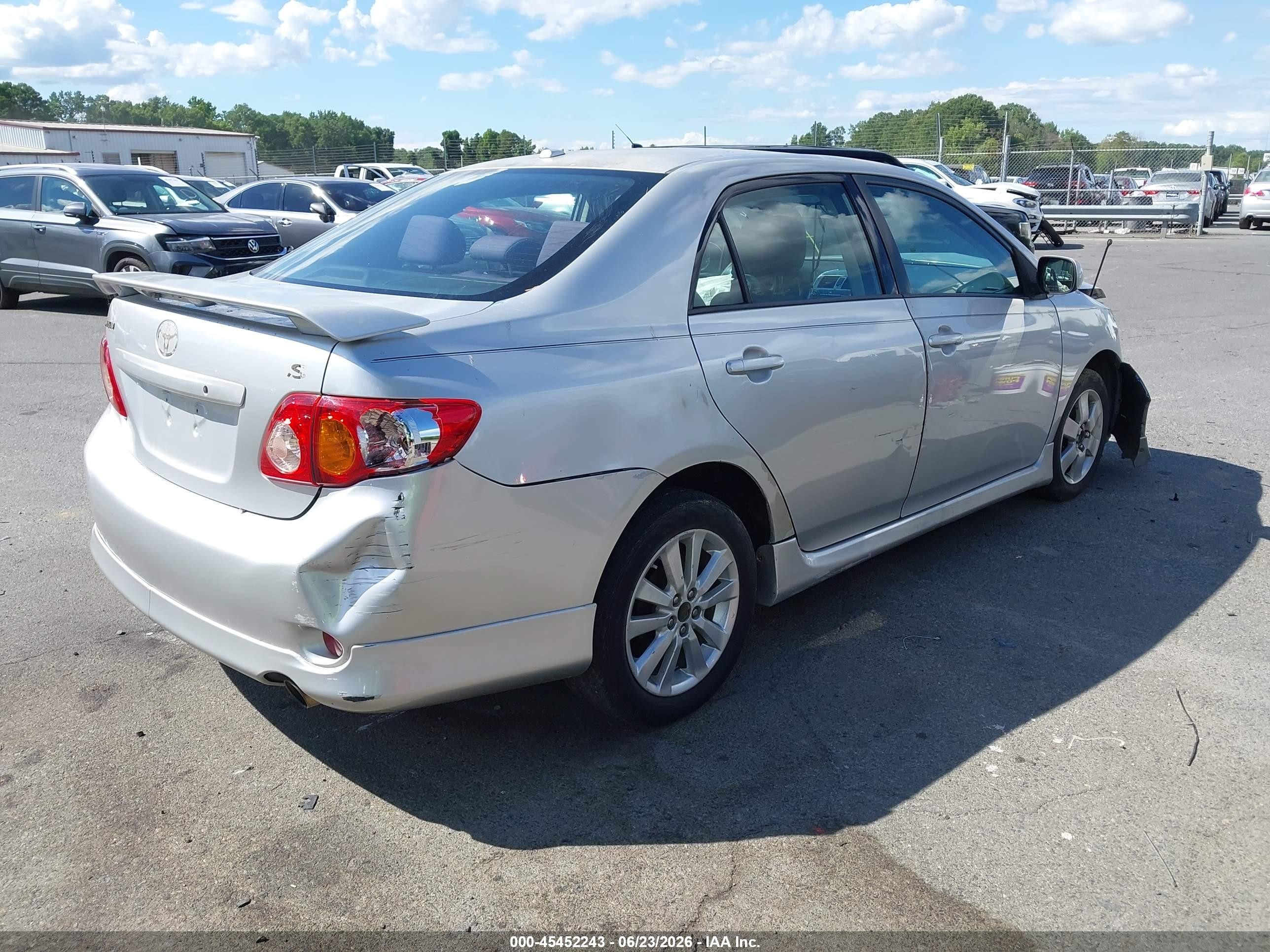 2010 Toyota Corolla S Серебряный vin: 2T1BU4EE3AC471012