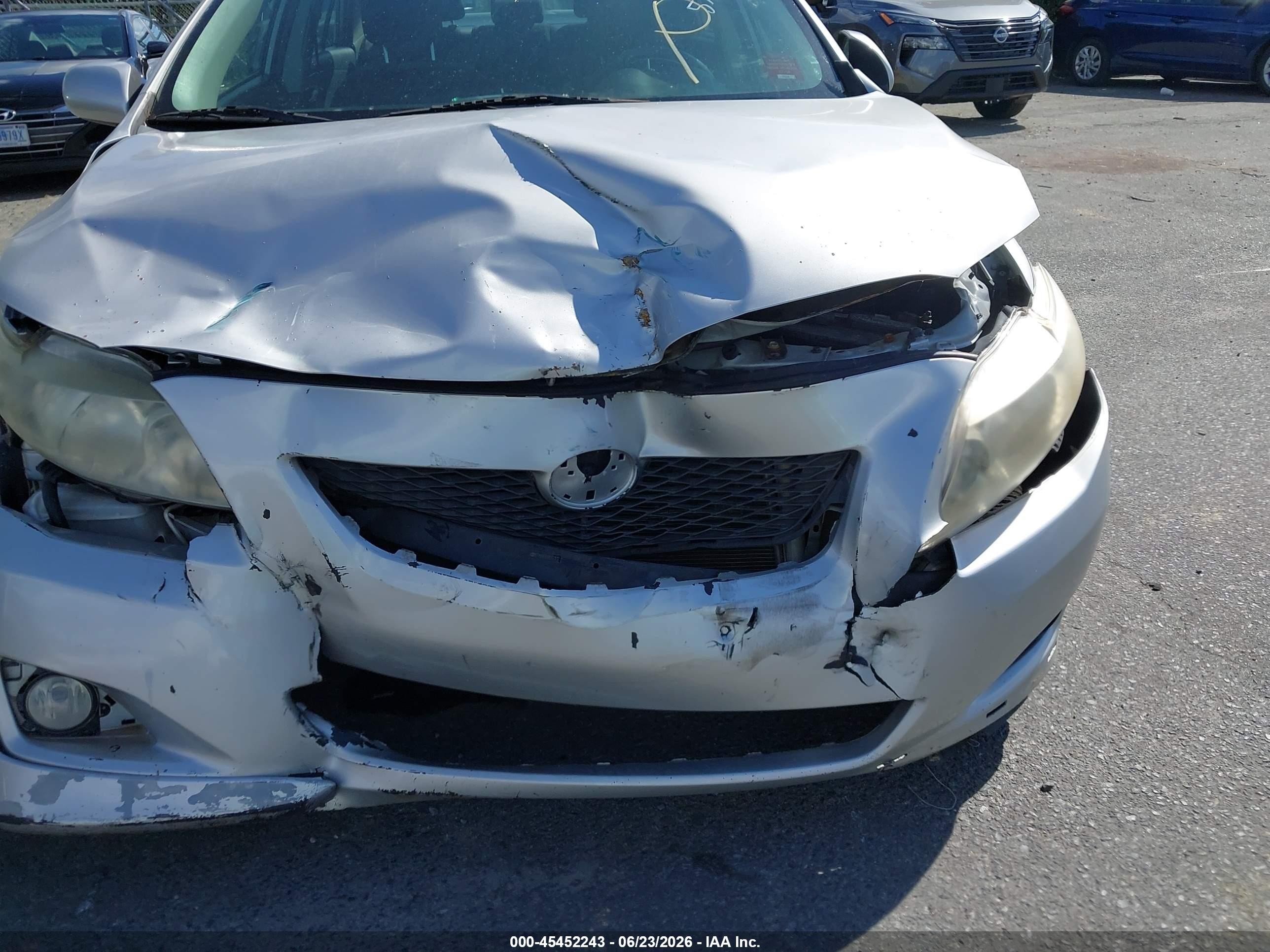 2010 Toyota Corolla S Серебряный vin: 2T1BU4EE3AC471012