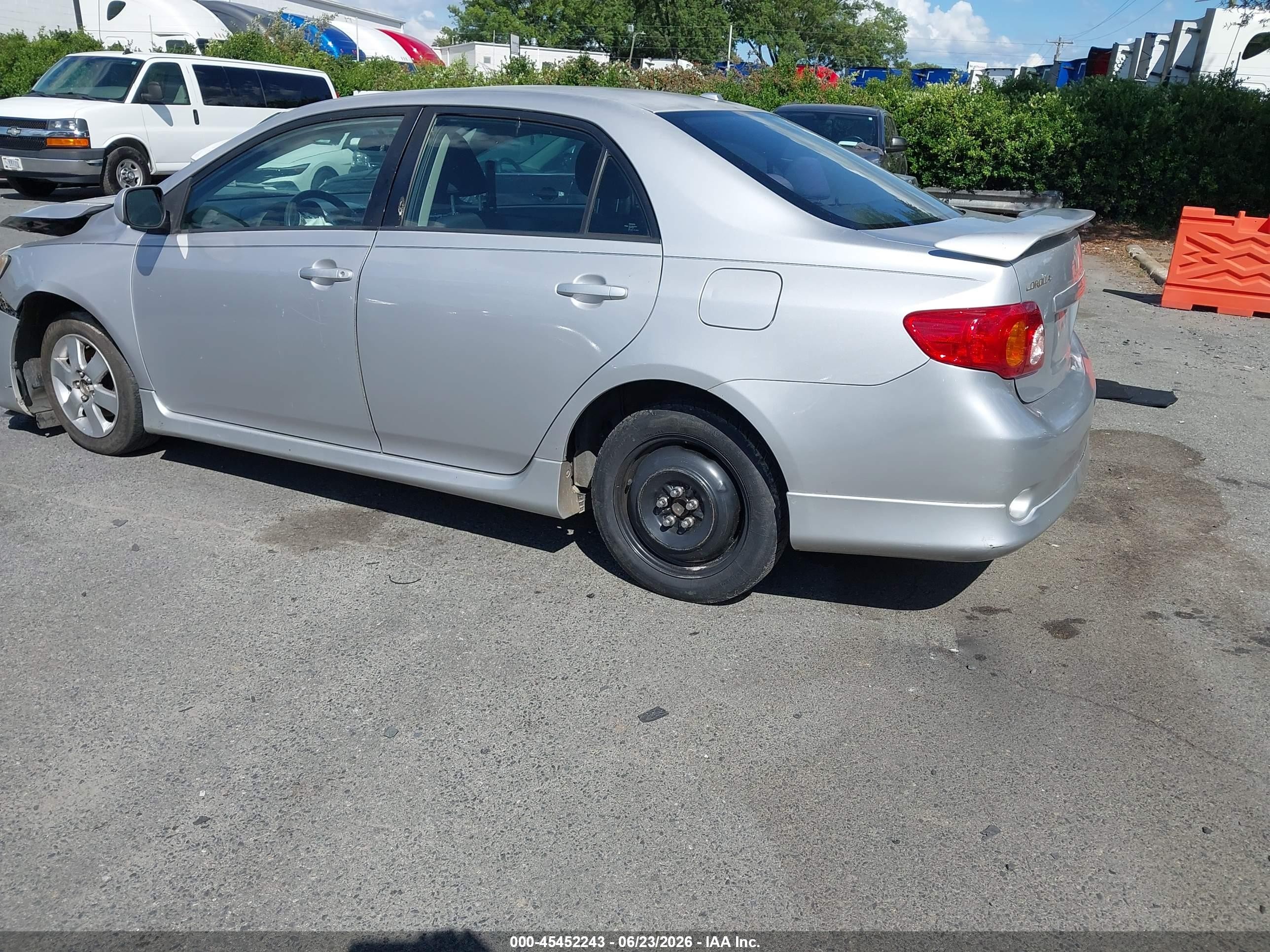 2010 Toyota Corolla S Серебряный vin: 2T1BU4EE3AC471012
