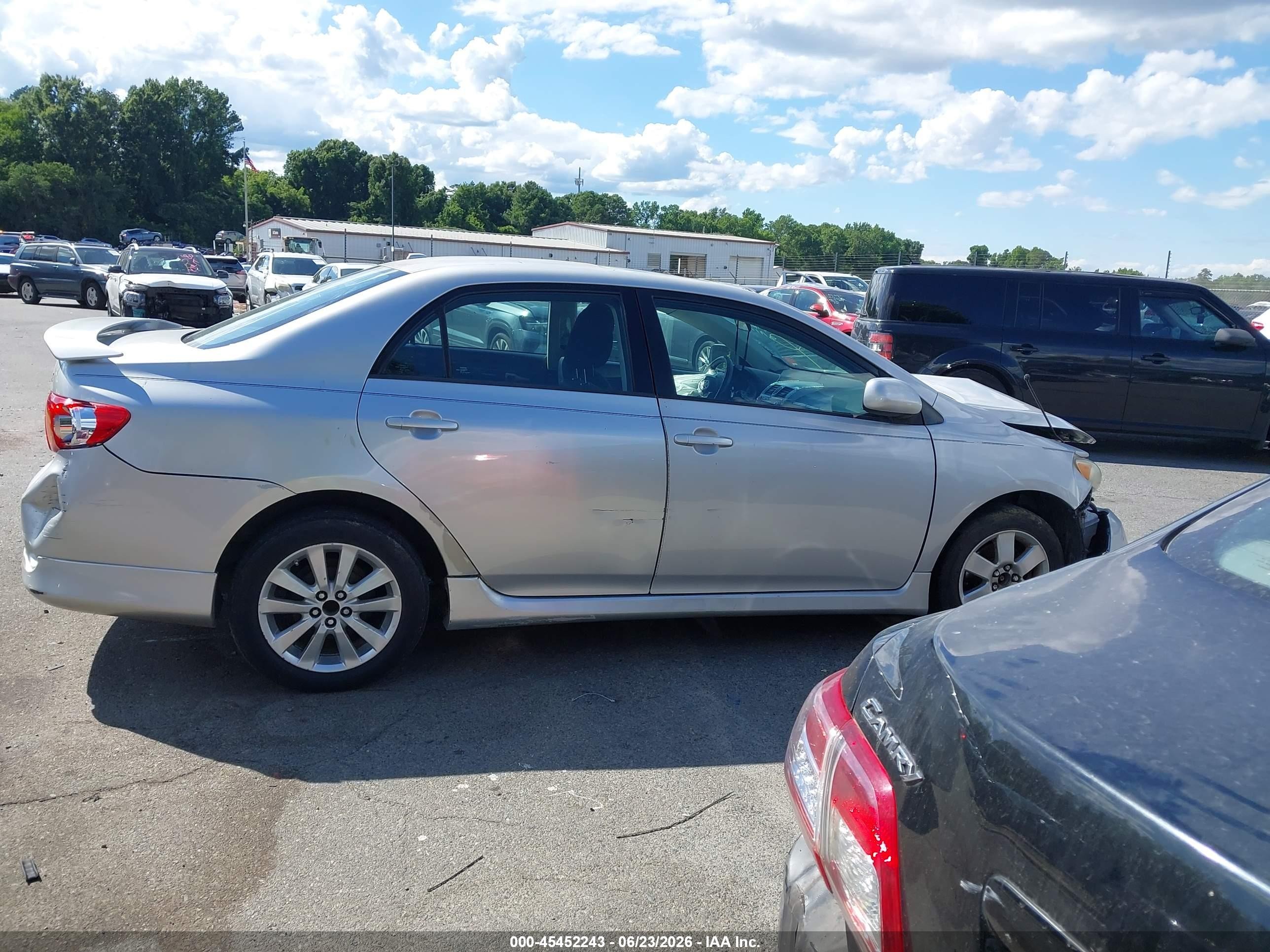 2010 Toyota Corolla S Серебряный vin: 2T1BU4EE3AC471012