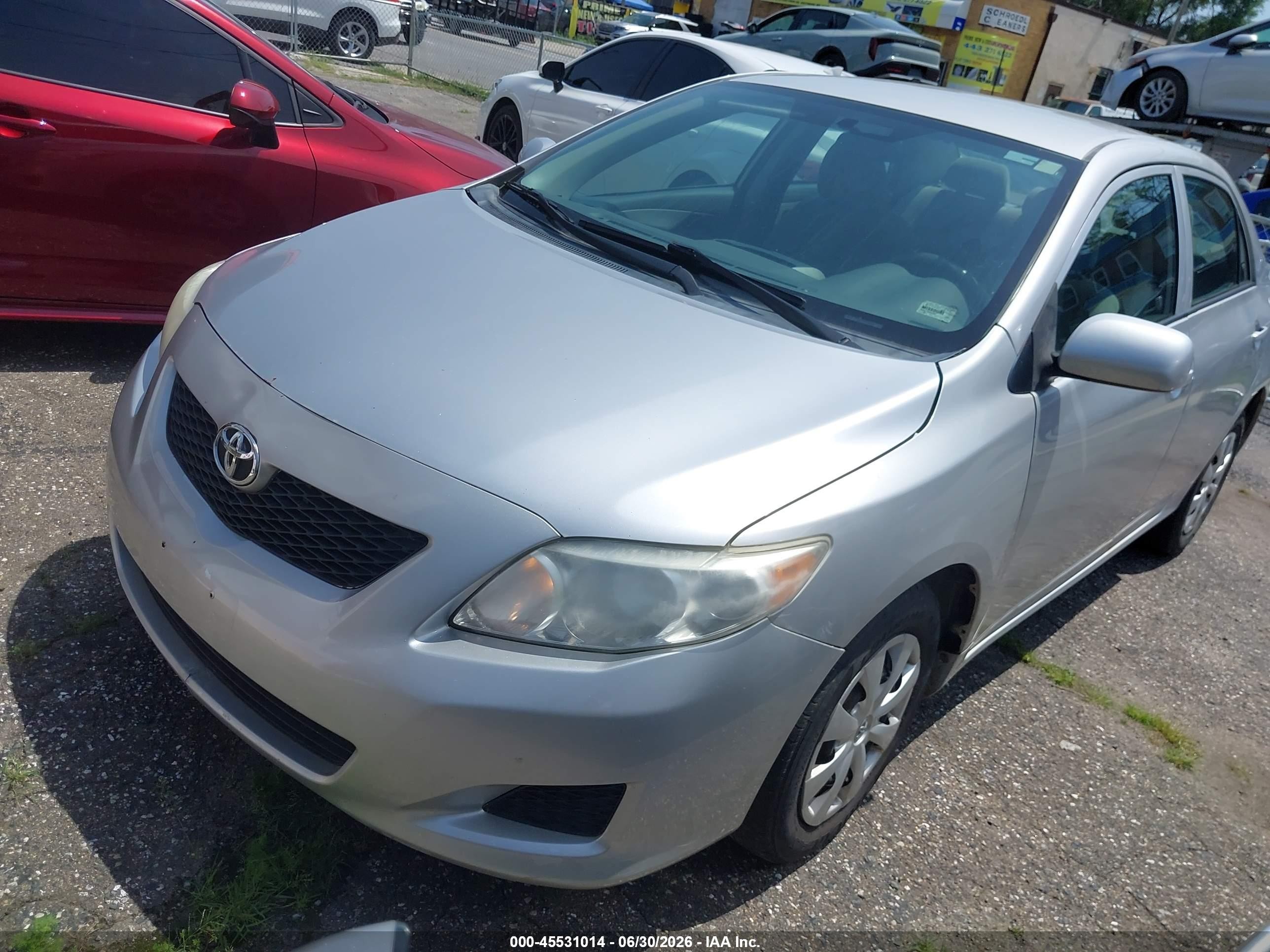 2010 Toyota Corolla Le Silver vin: 2T1BU4EE3AC503179