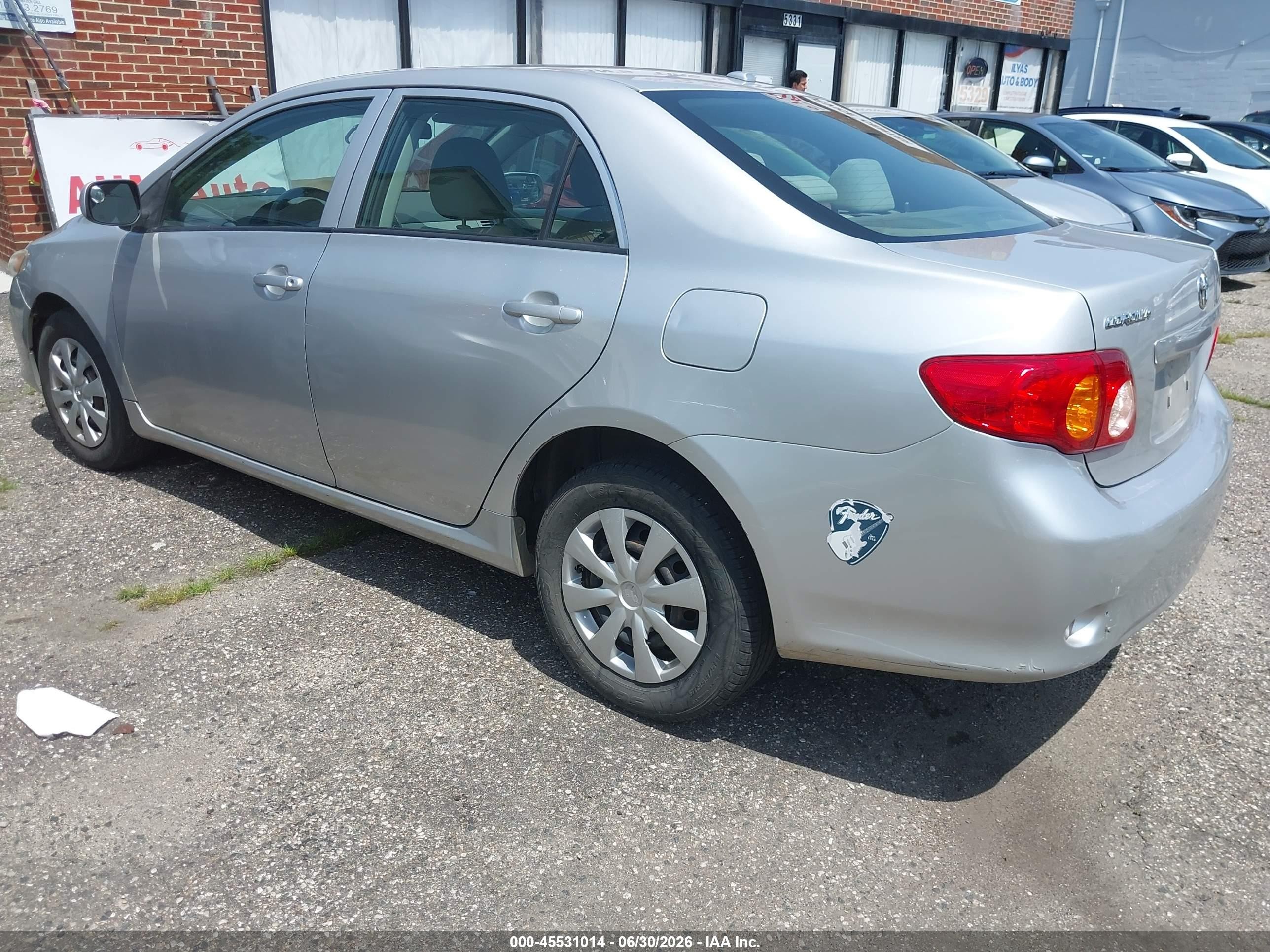 2010 Toyota Corolla Le Silver vin: 2T1BU4EE3AC503179