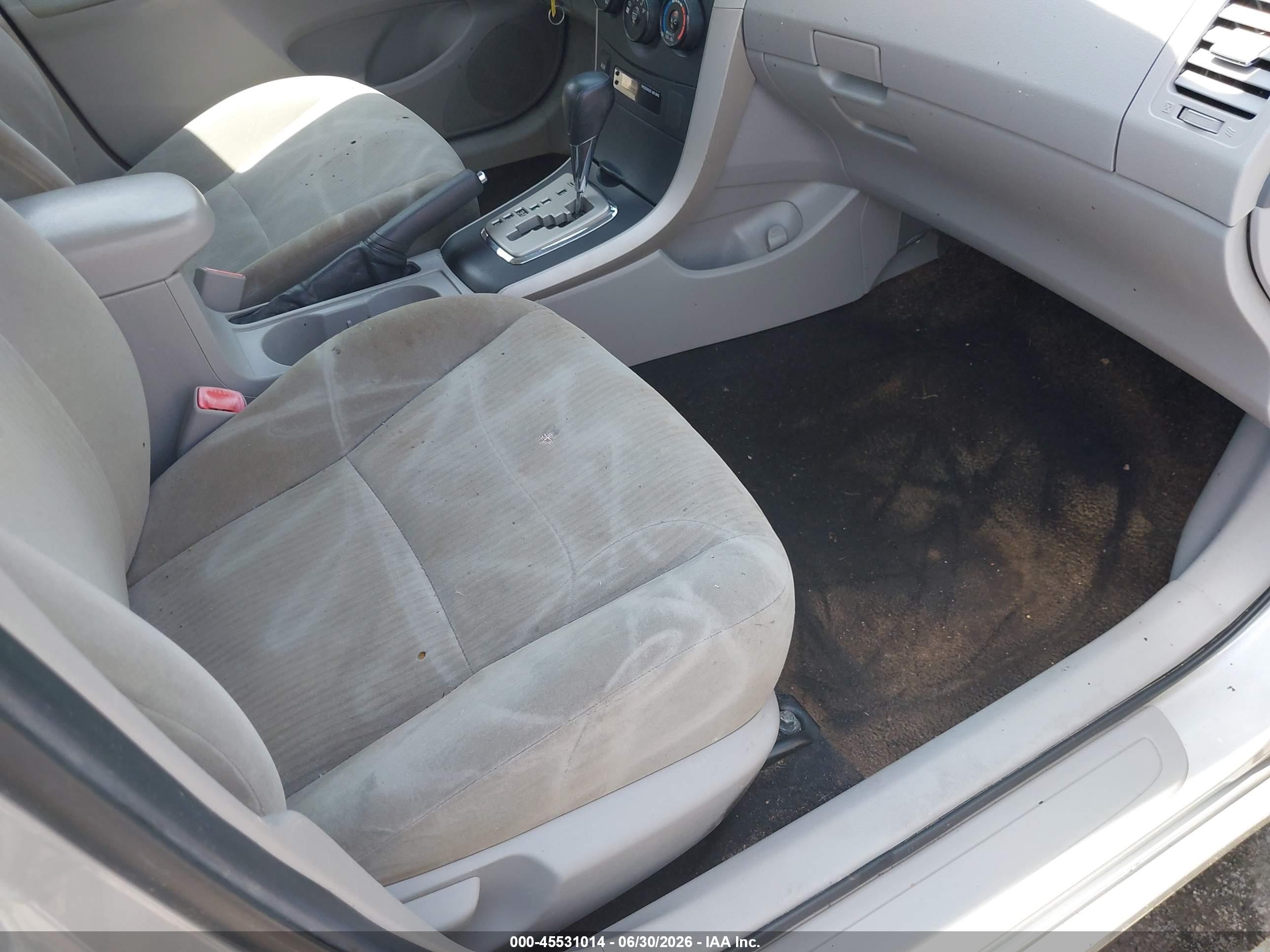 2010 Toyota Corolla Le Silver vin: 2T1BU4EE3AC503179
