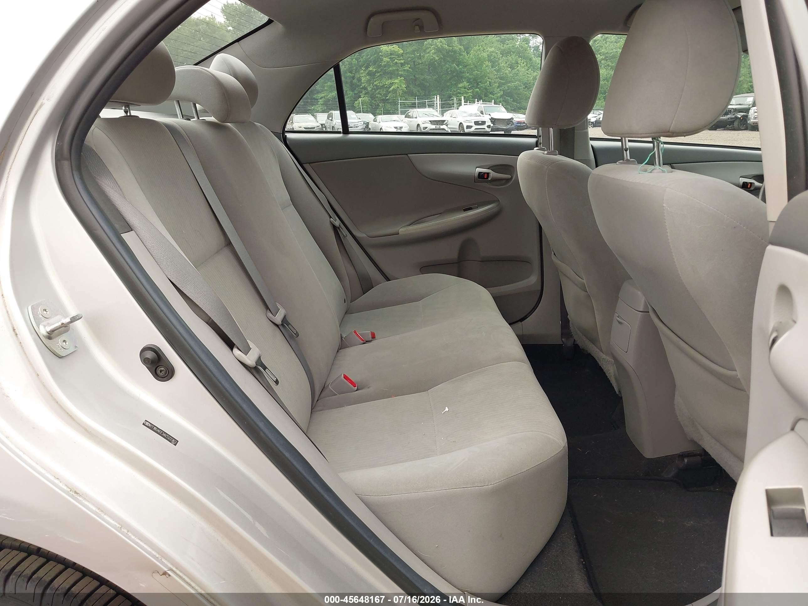 2010 Toyota Corolla Le Silver vin: 2T1BU4EE3AC522363