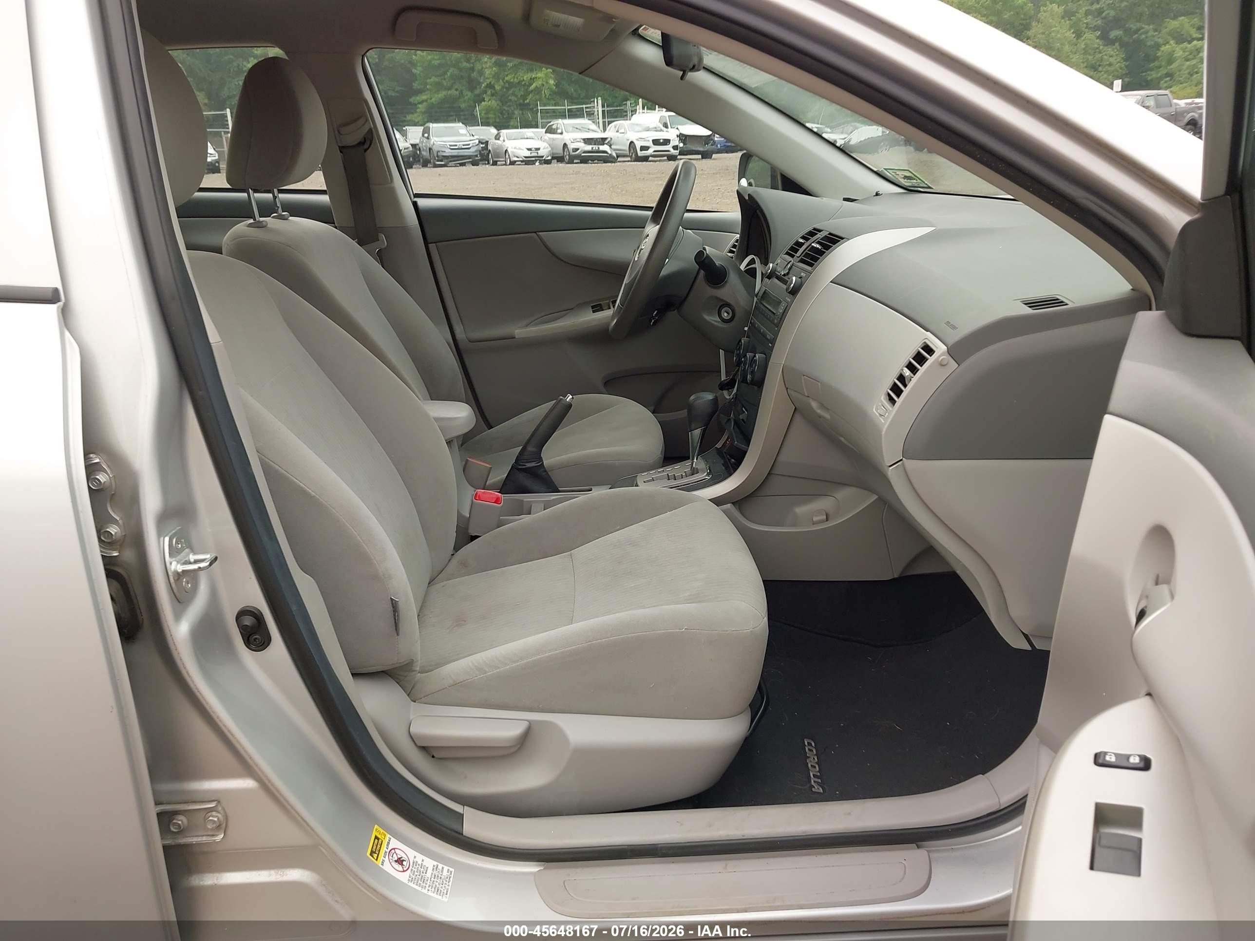 2010 Toyota Corolla Le Silver vin: 2T1BU4EE3AC522363