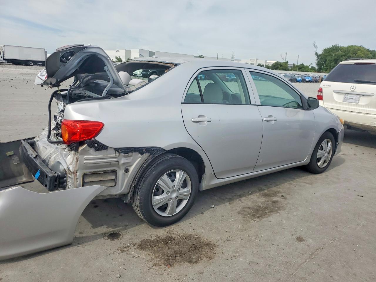 2010 Toyota Corolla Le Серебряный vin: 2T1BU4EE3AC534304