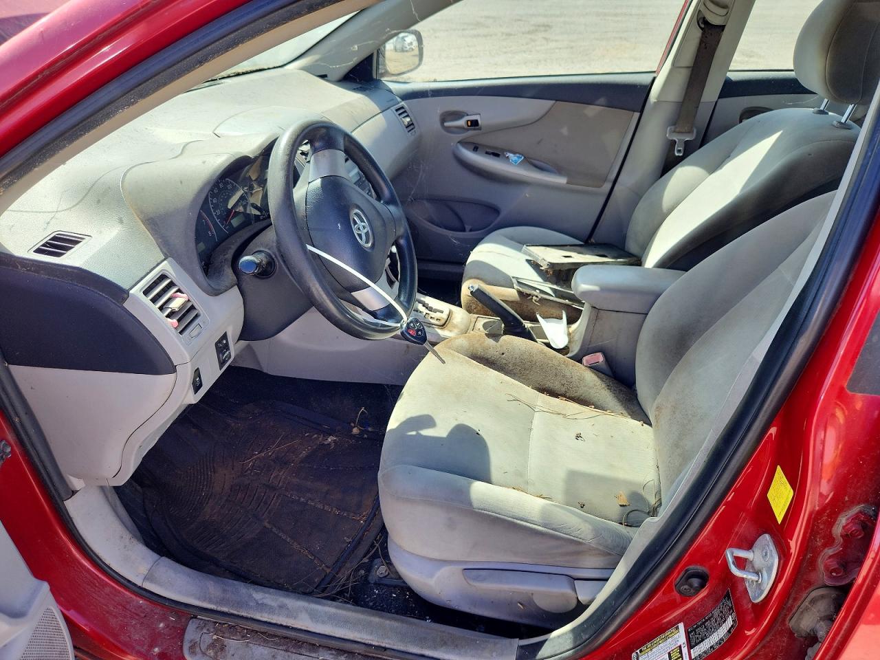 2011 Toyota Corolla Le Red vin: 2T1BU4EE3BC542713