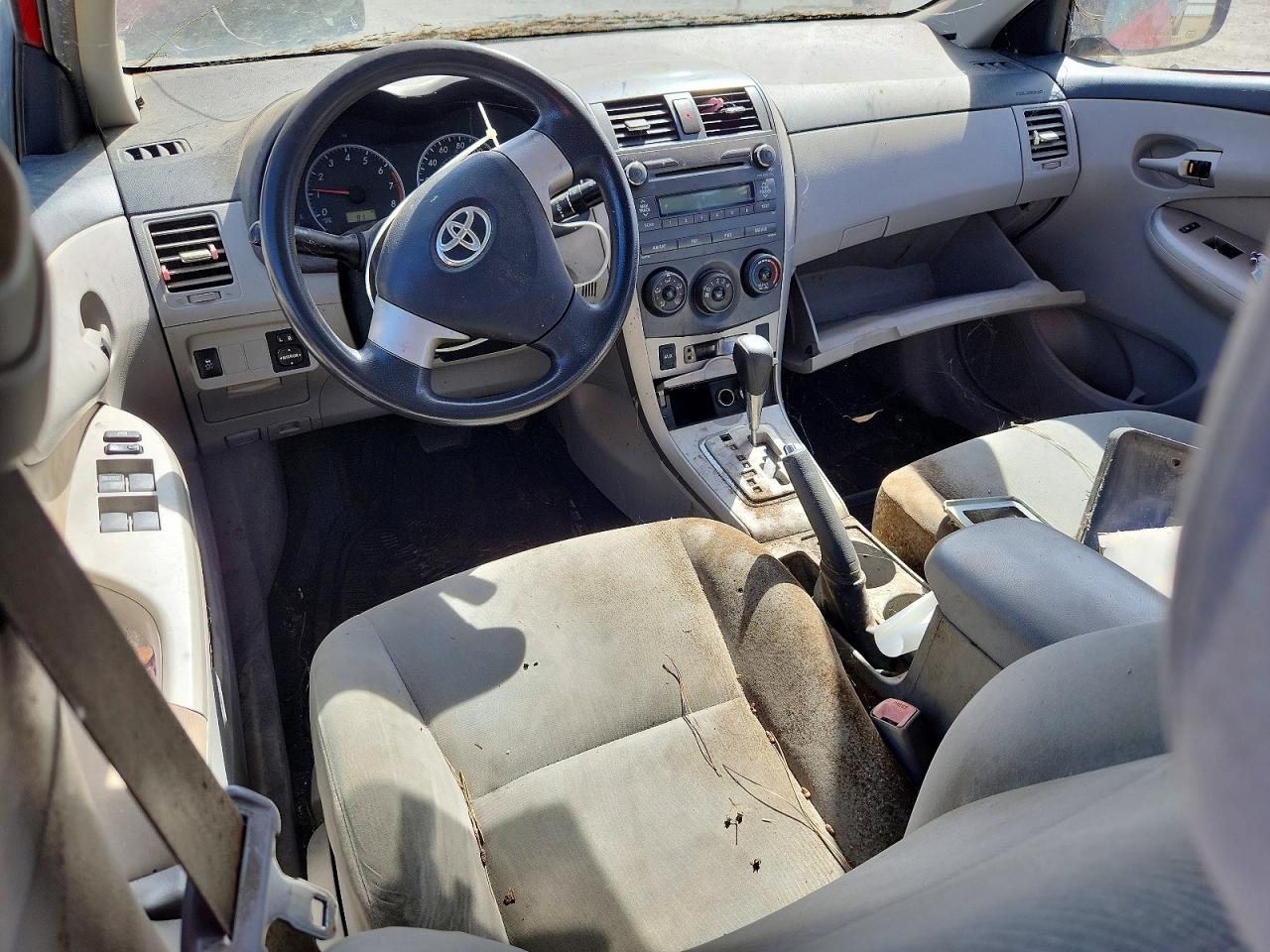 2011 Toyota Corolla Le Red vin: 2T1BU4EE3BC542713