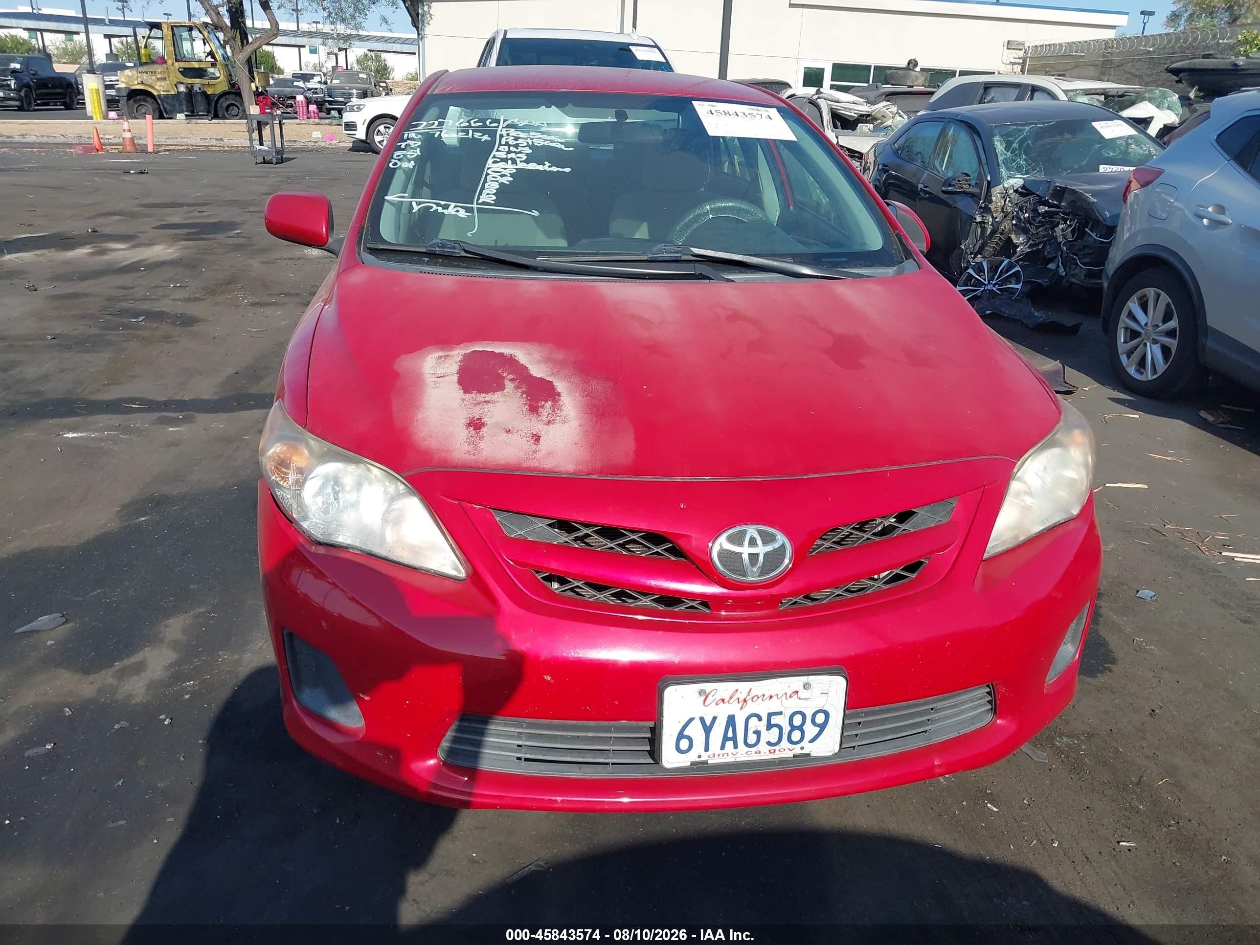 2011 Toyota Corolla Le Red vin: 2T1BU4EE3BC567191