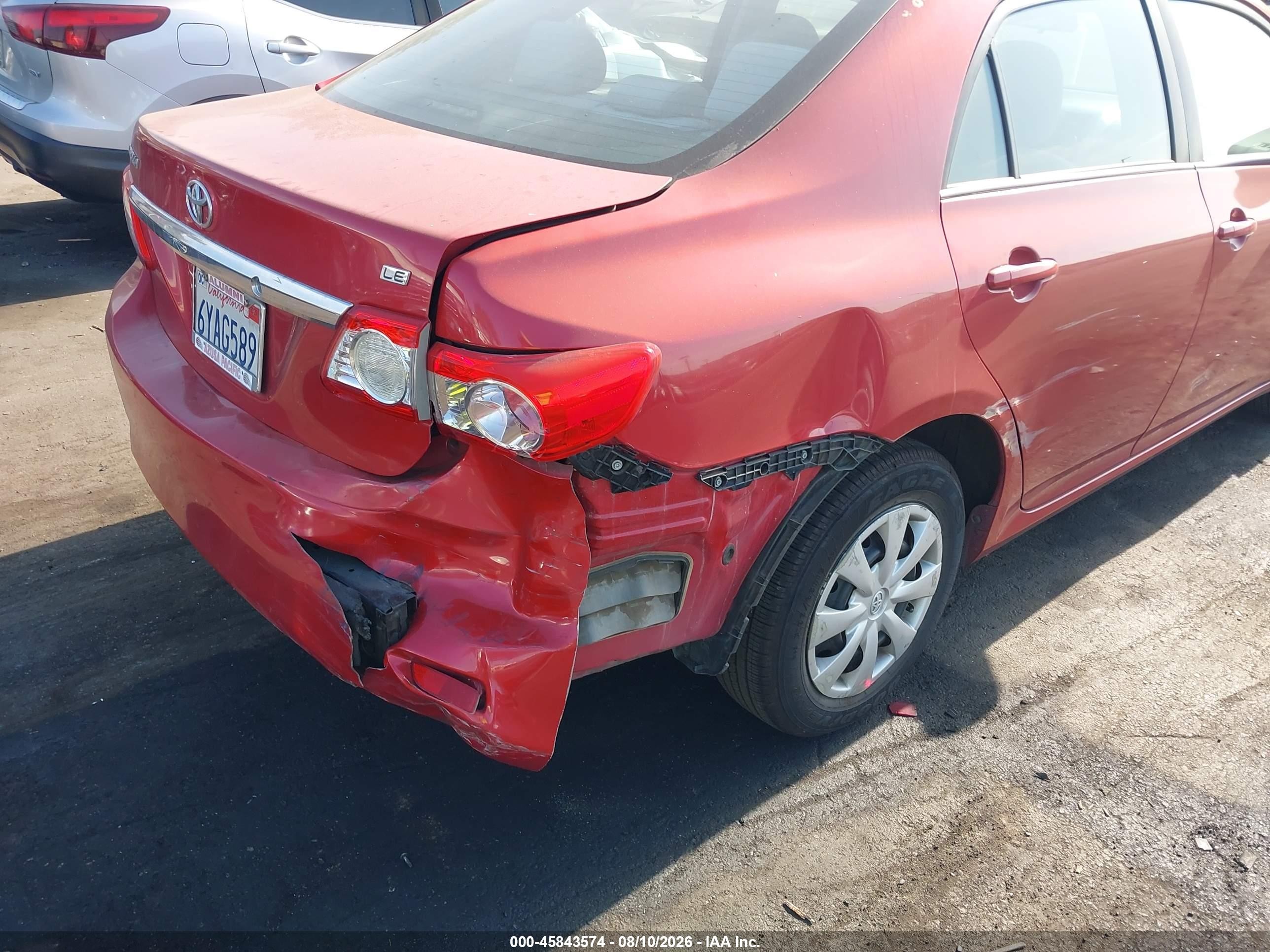 2011 Toyota Corolla Le Red vin: 2T1BU4EE3BC567191