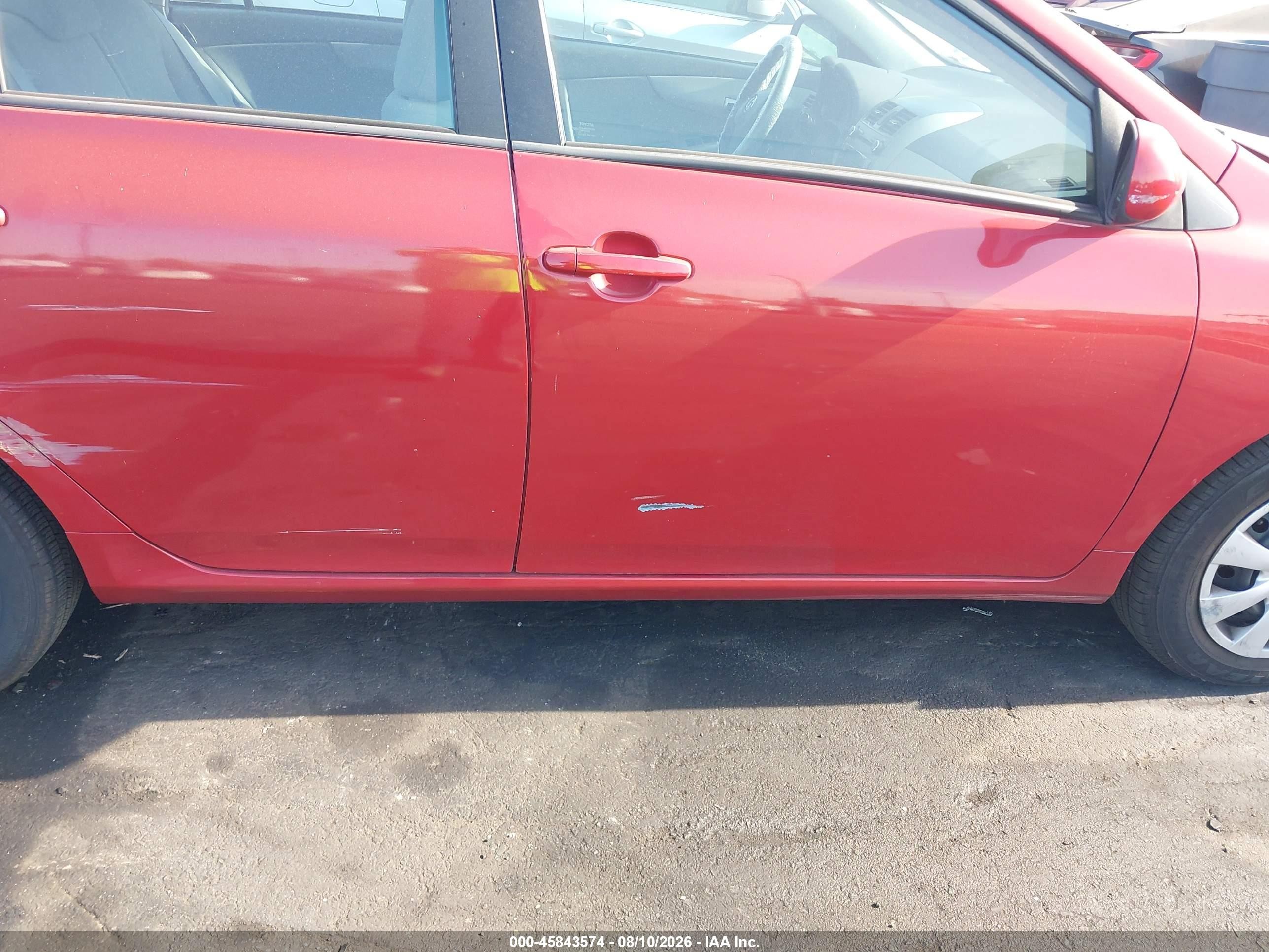2011 Toyota Corolla Le Red vin: 2T1BU4EE3BC567191