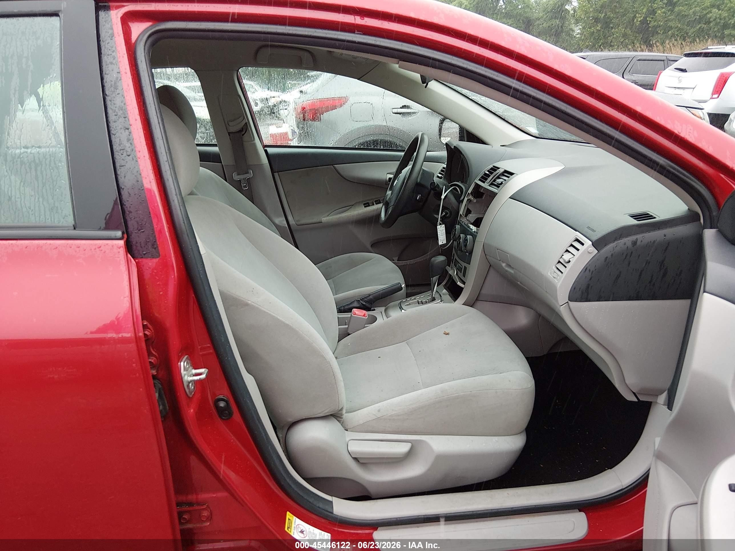 2011 Toyota Corolla Le Red vin: 2T1BU4EE3BC581706