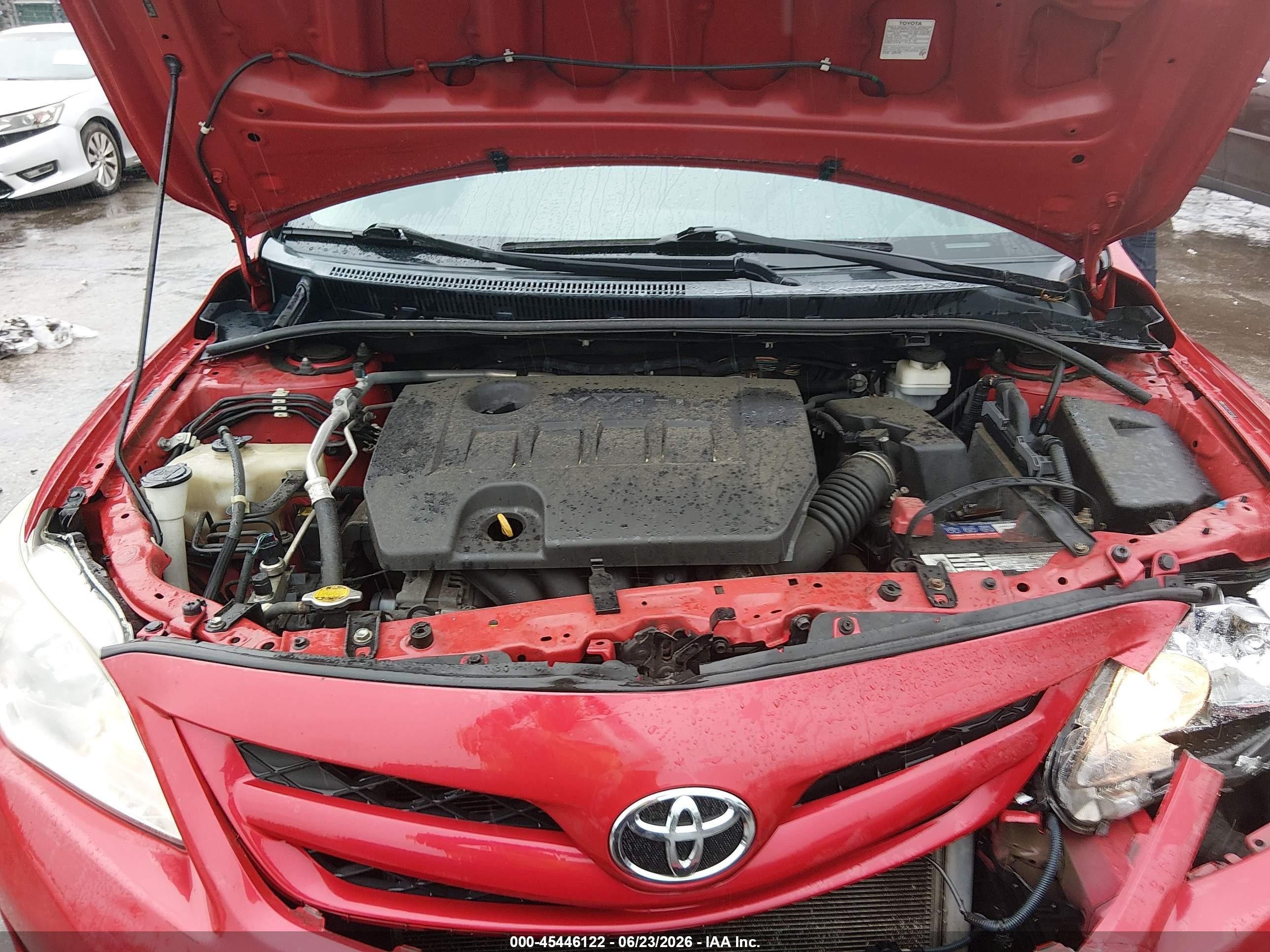 2011 Toyota Corolla Le Red vin: 2T1BU4EE3BC581706