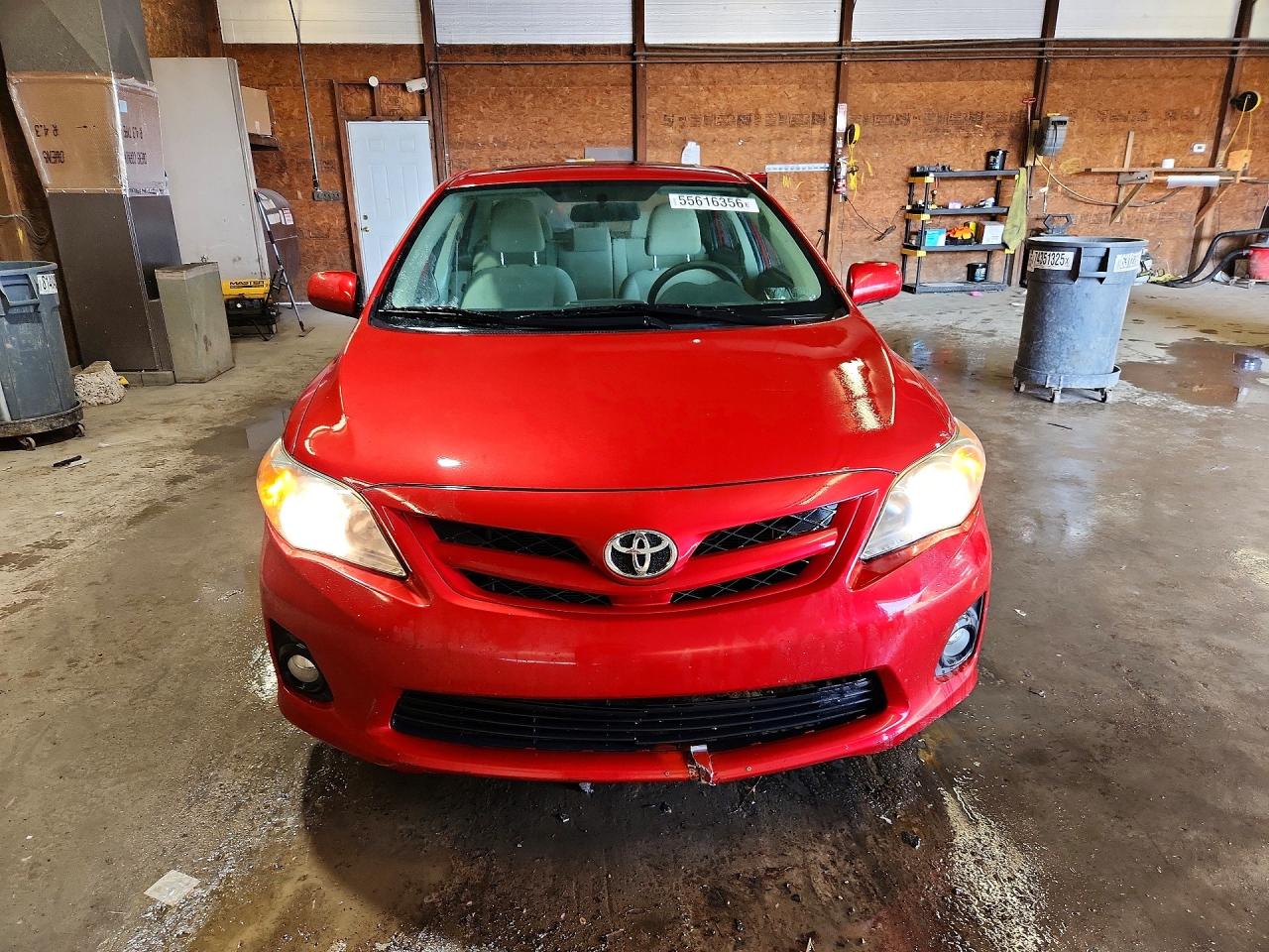 2011 Toyota Corolla Le Red vin: 2T1BU4EE3BC593127