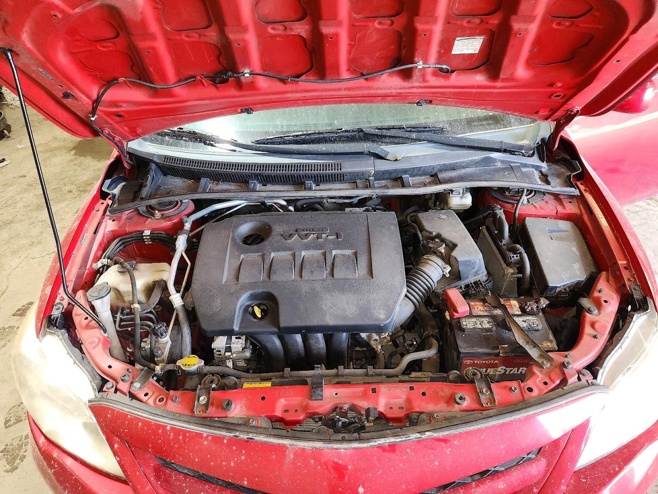 2011 Toyota Corolla Le Red vin: 2T1BU4EE3BC593127