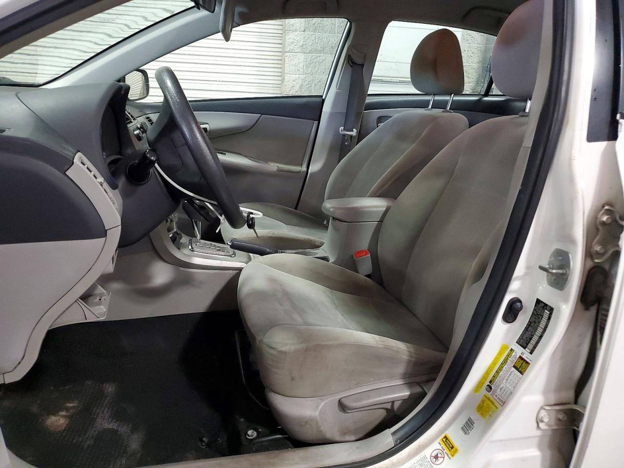 2011 Toyota Corolla Le White vin: 2T1BU4EE3BC610704