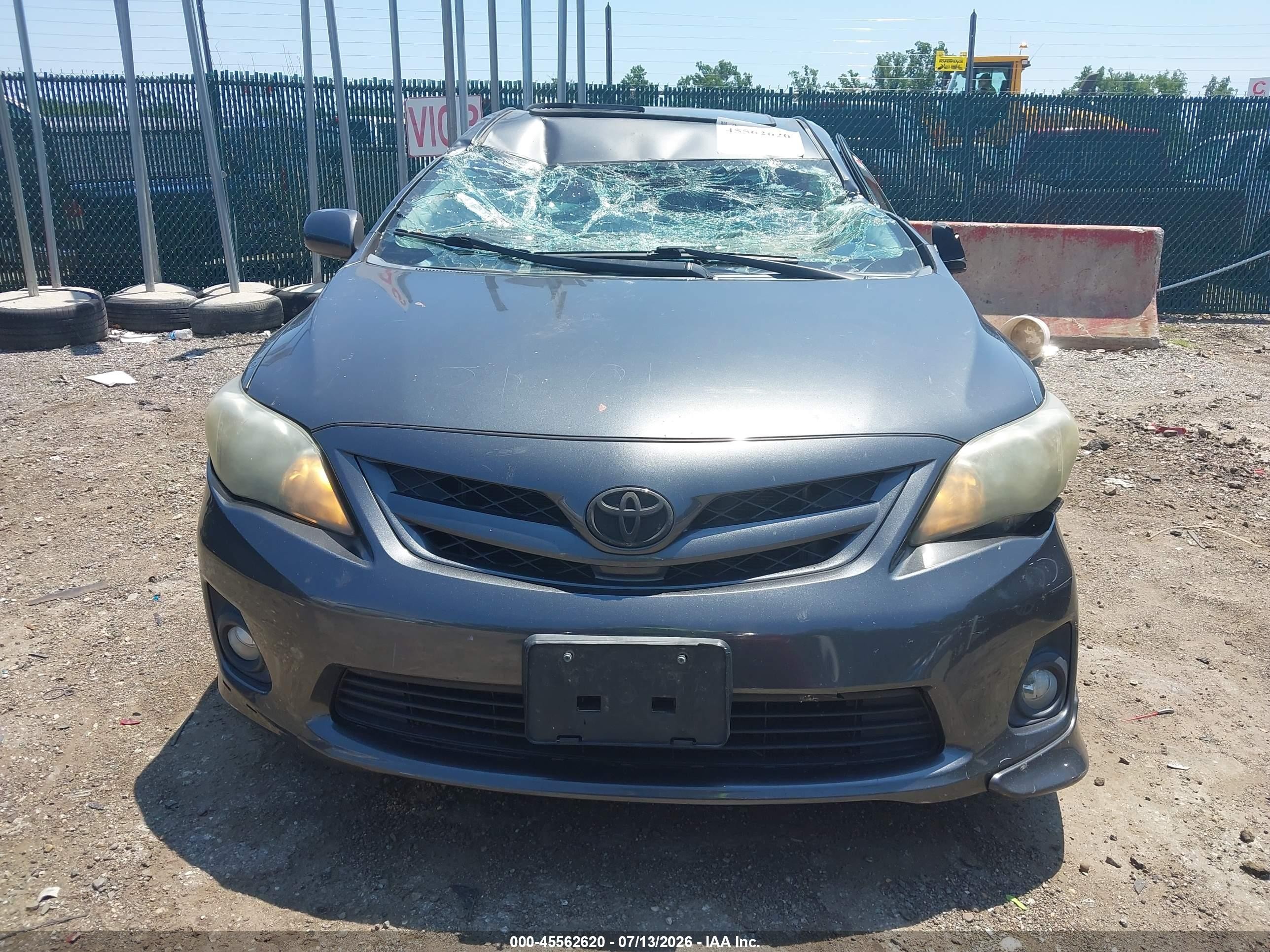 2011 Toyota Corolla S Серый vin: 2T1BU4EE3BC613487