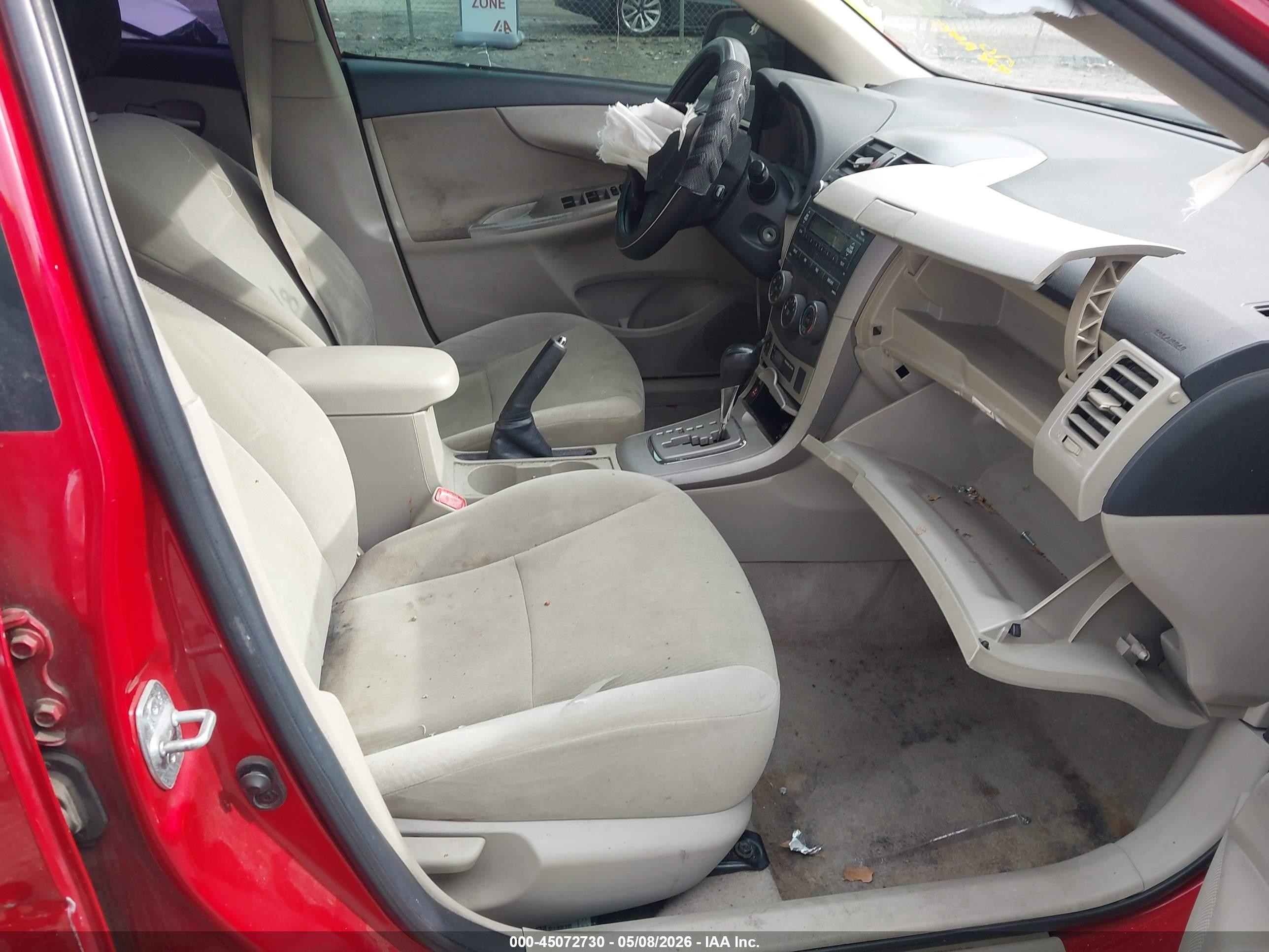 2011 Toyota Corolla Le Red vin: 2T1BU4EE3BC622917