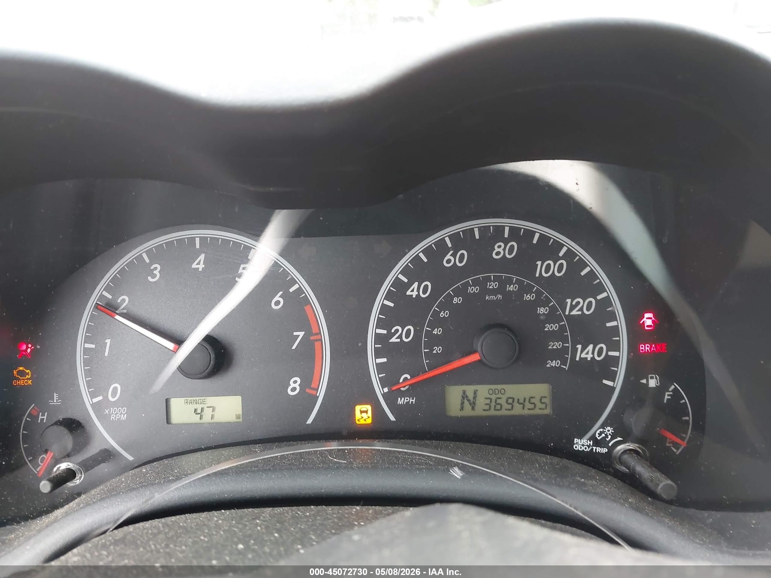 2011 Toyota Corolla Le Red vin: 2T1BU4EE3BC622917