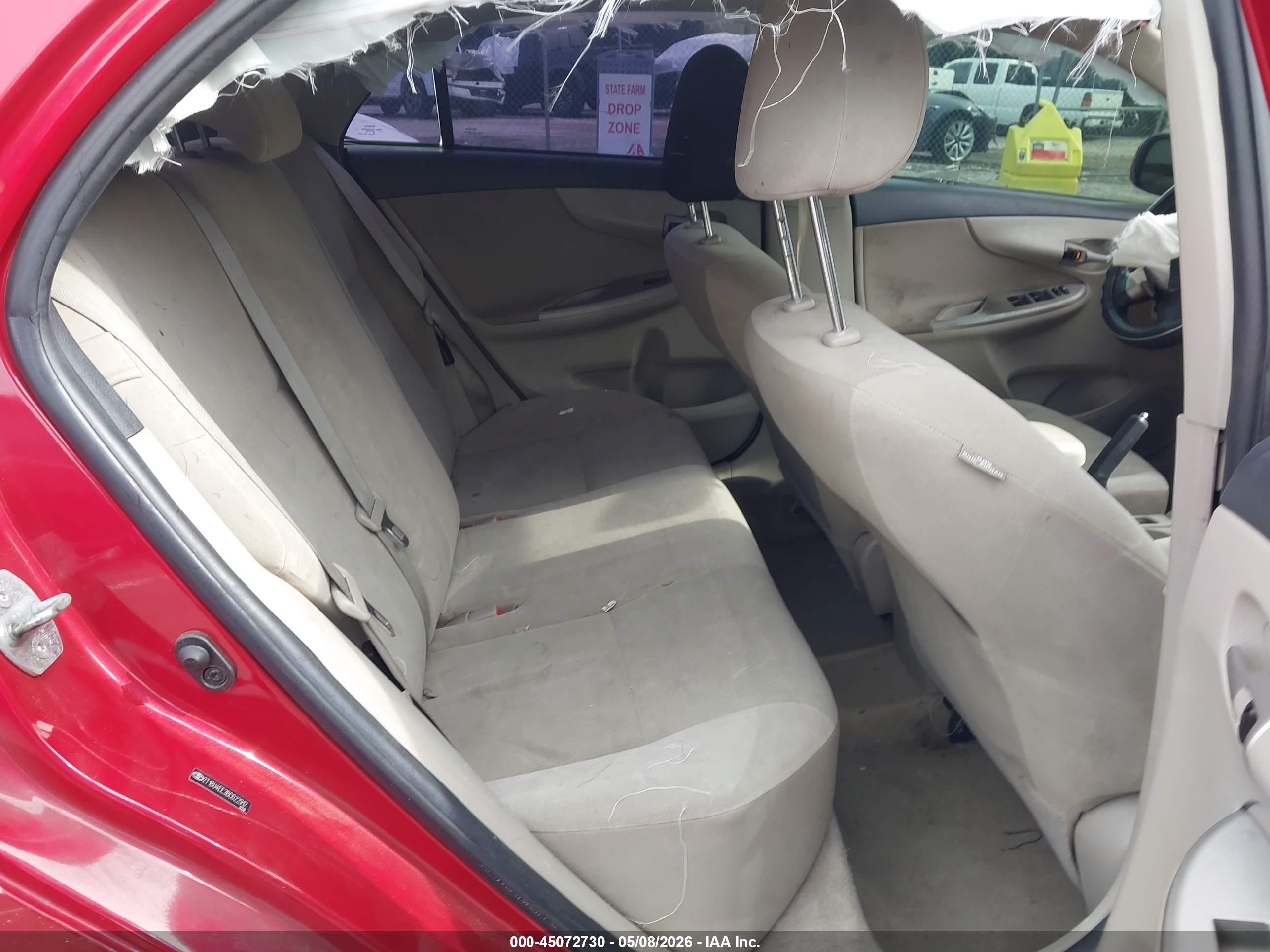 2011 Toyota Corolla Le Red vin: 2T1BU4EE3BC622917