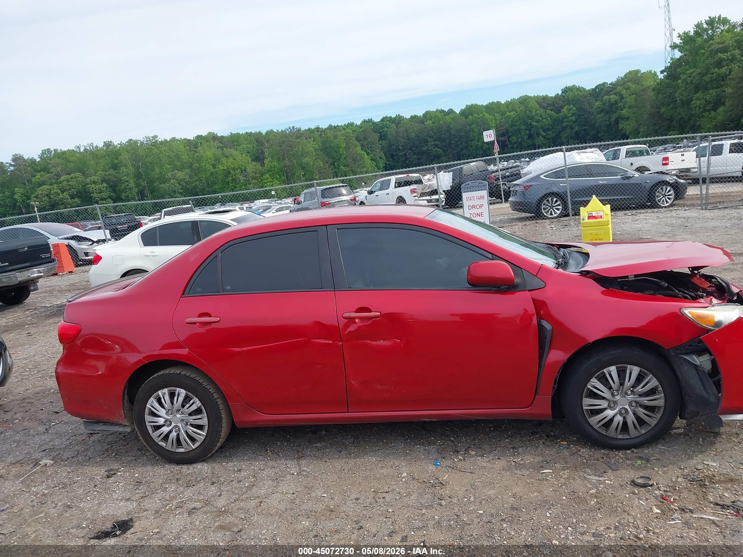 2011 Toyota Corolla Le Red vin: 2T1BU4EE3BC622917