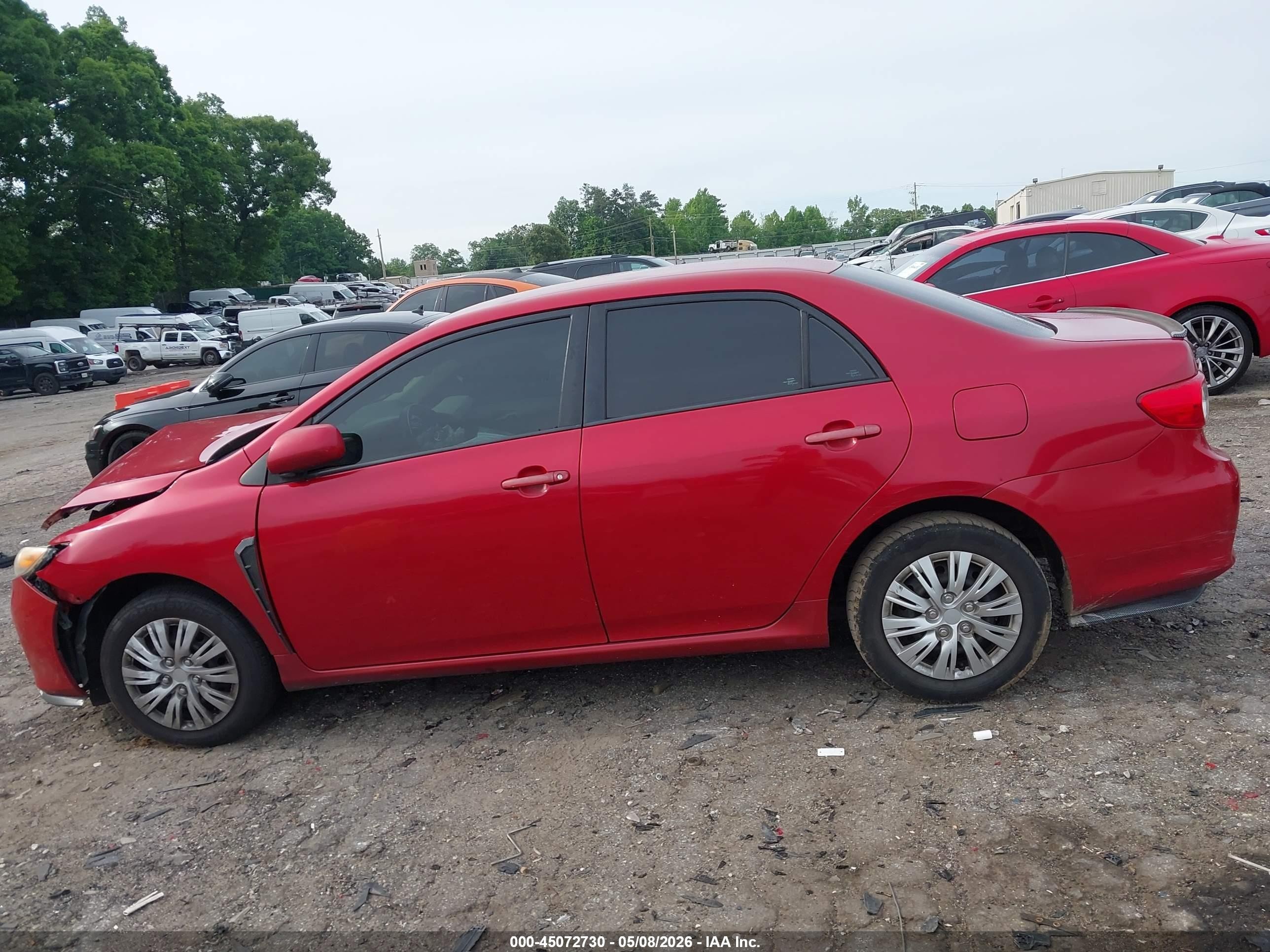 2011 Toyota Corolla Le Red vin: 2T1BU4EE3BC622917