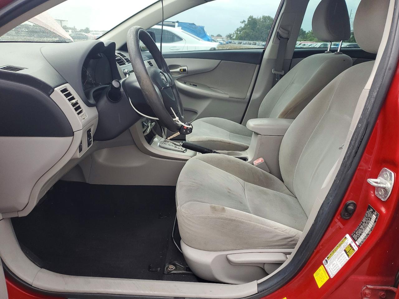2011 Toyota Corolla Le Red vin: 2T1BU4EE3BC641600