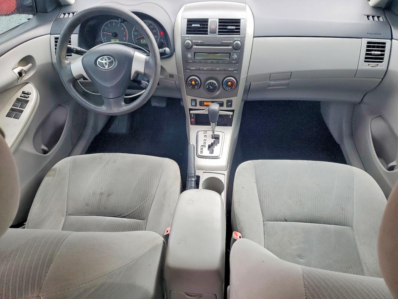 2011 Toyota Corolla Le Red vin: 2T1BU4EE3BC641600