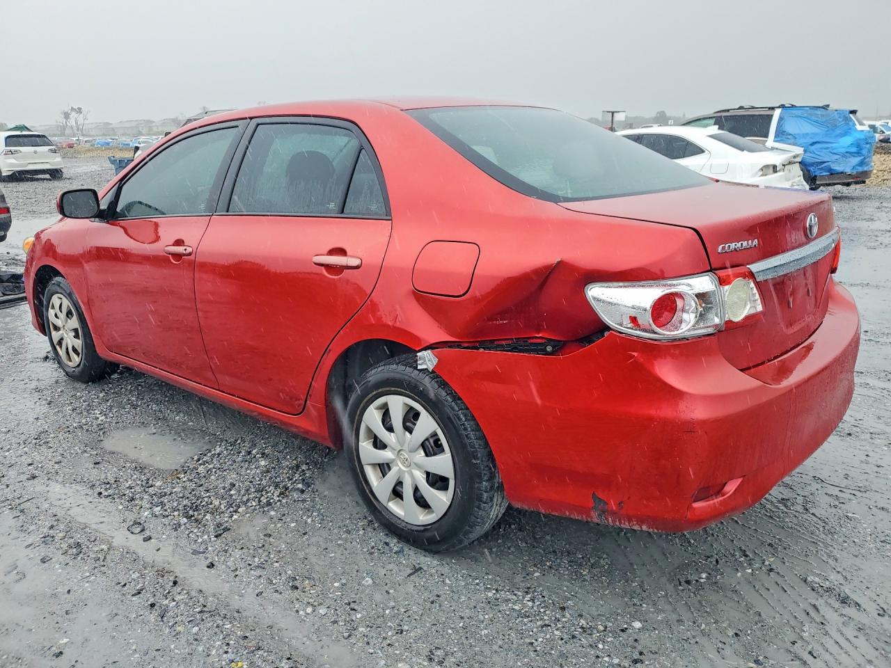 2011 Toyota Corolla Le Red vin: 2T1BU4EE3BC641600
