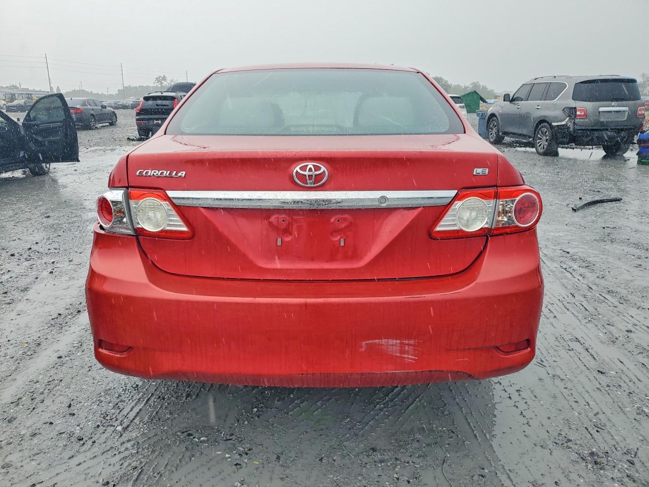 2011 Toyota Corolla Le Red vin: 2T1BU4EE3BC641600