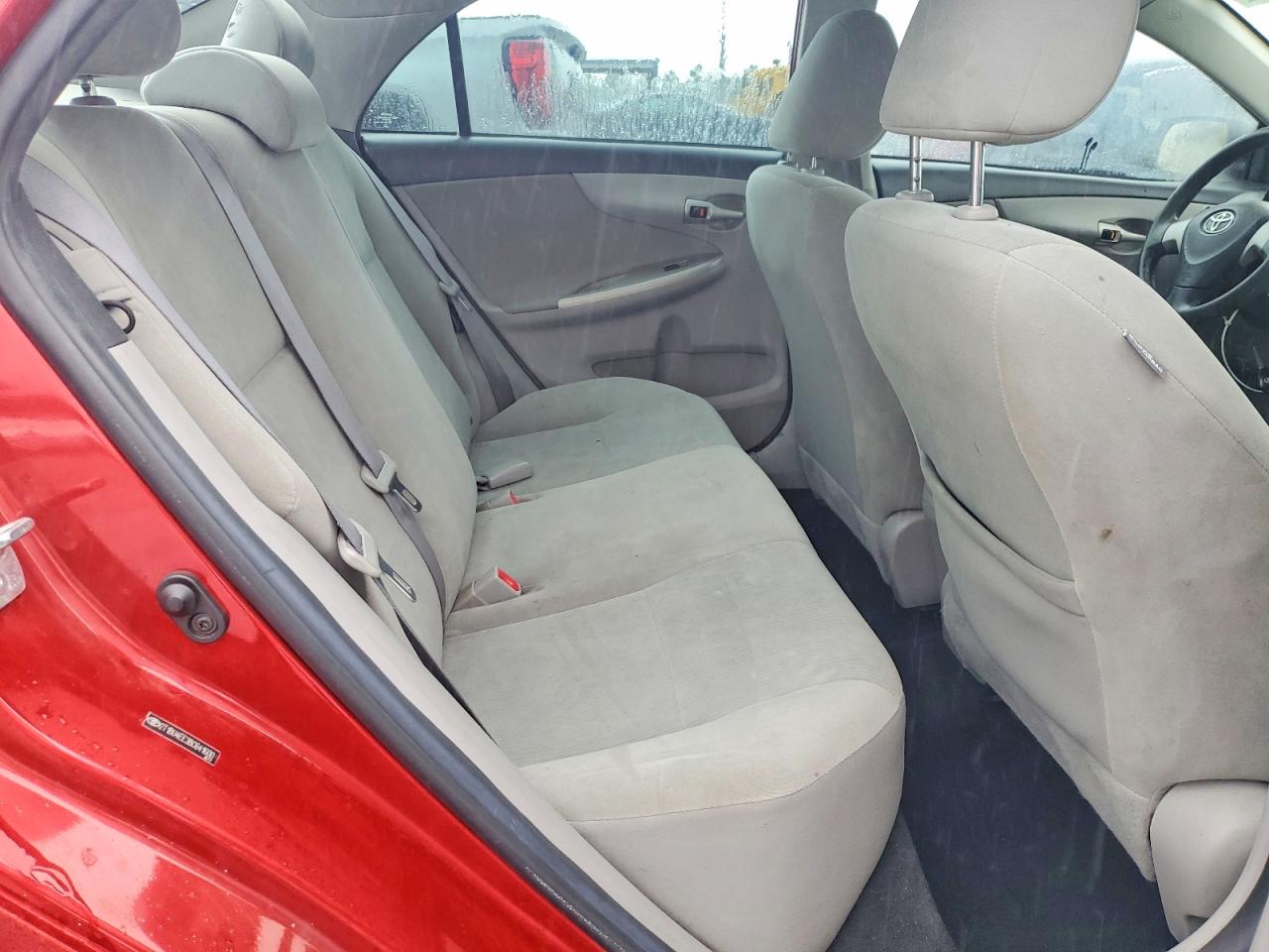 2011 Toyota Corolla Le Red vin: 2T1BU4EE3BC641600