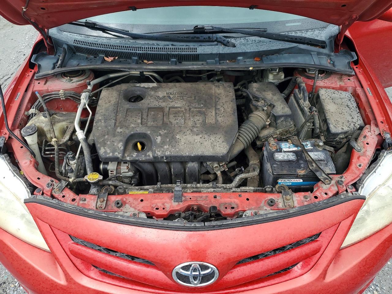 2011 Toyota Corolla Le Red vin: 2T1BU4EE3BC641600