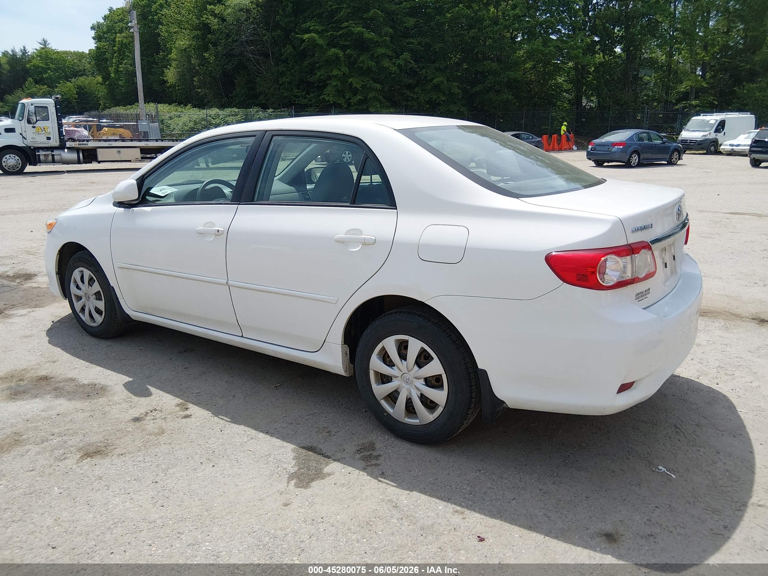 2011 Toyota Corolla Le White vin: 2T1BU4EE3BC646344