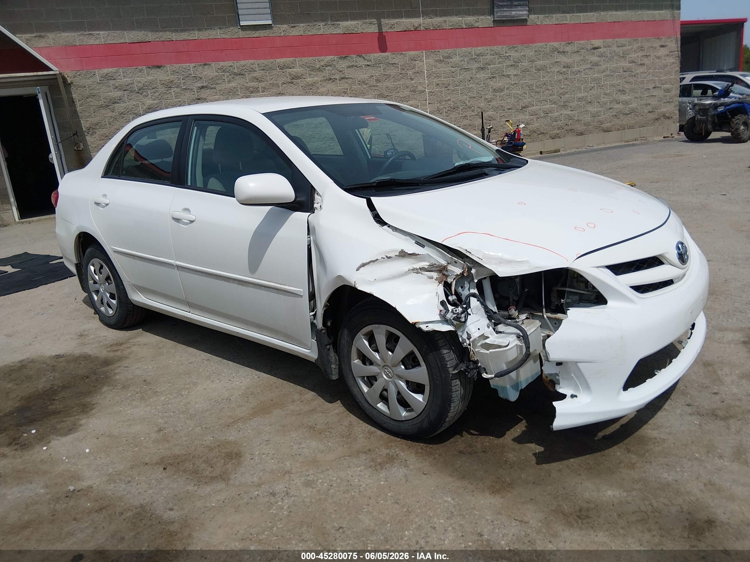 2011 Toyota Corolla Le Белый vin: 2T1BU4EE3BC646344