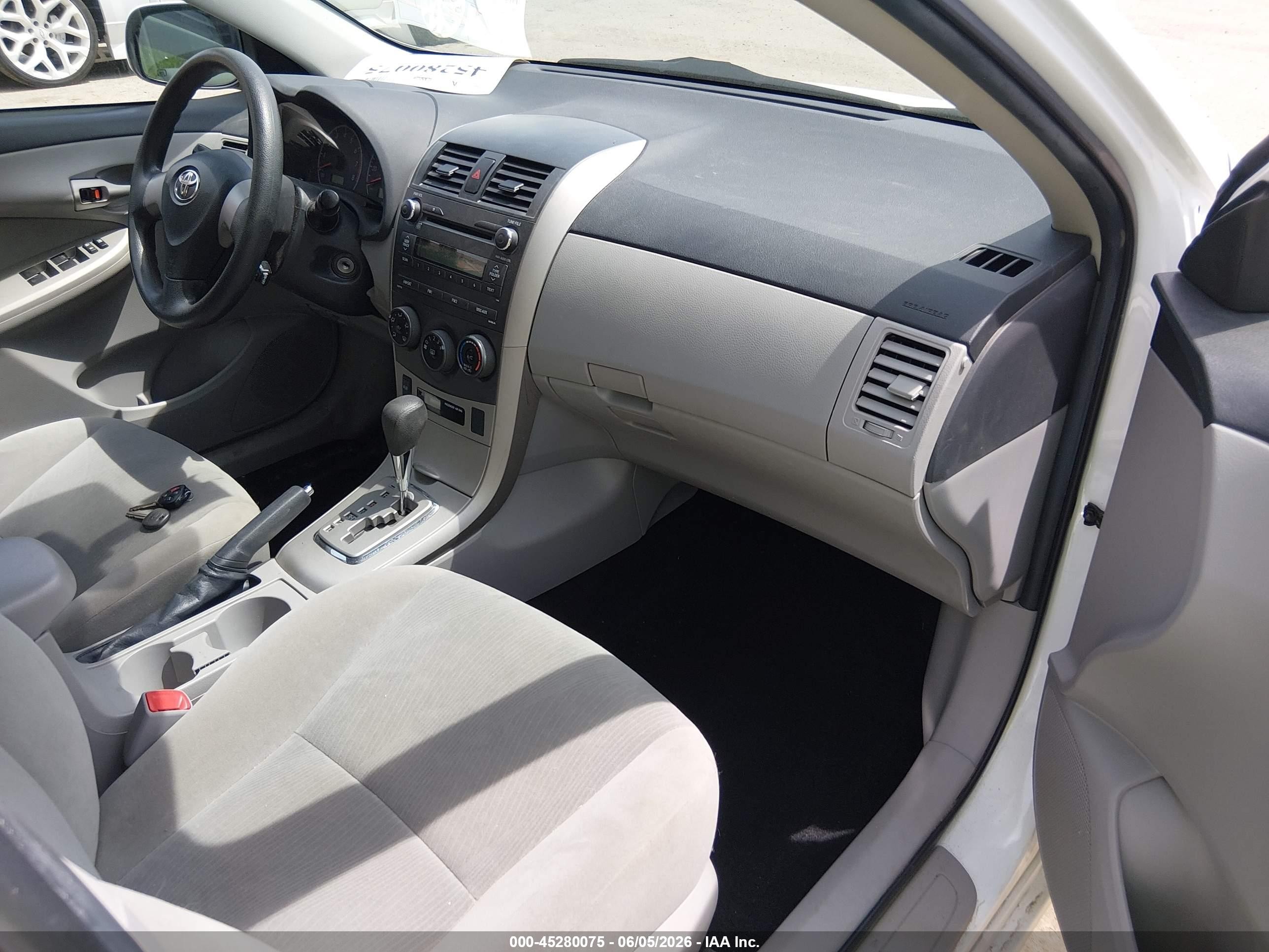 2011 Toyota Corolla Le White vin: 2T1BU4EE3BC646344