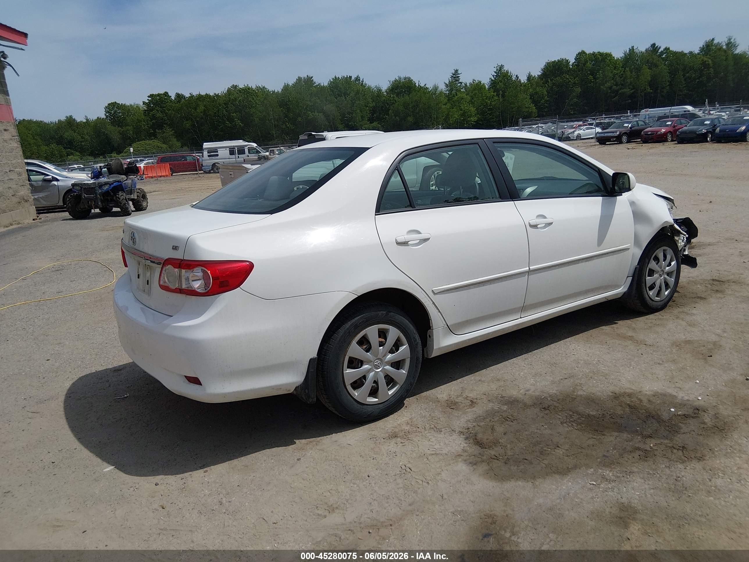 2011 Toyota Corolla Le White vin: 2T1BU4EE3BC646344