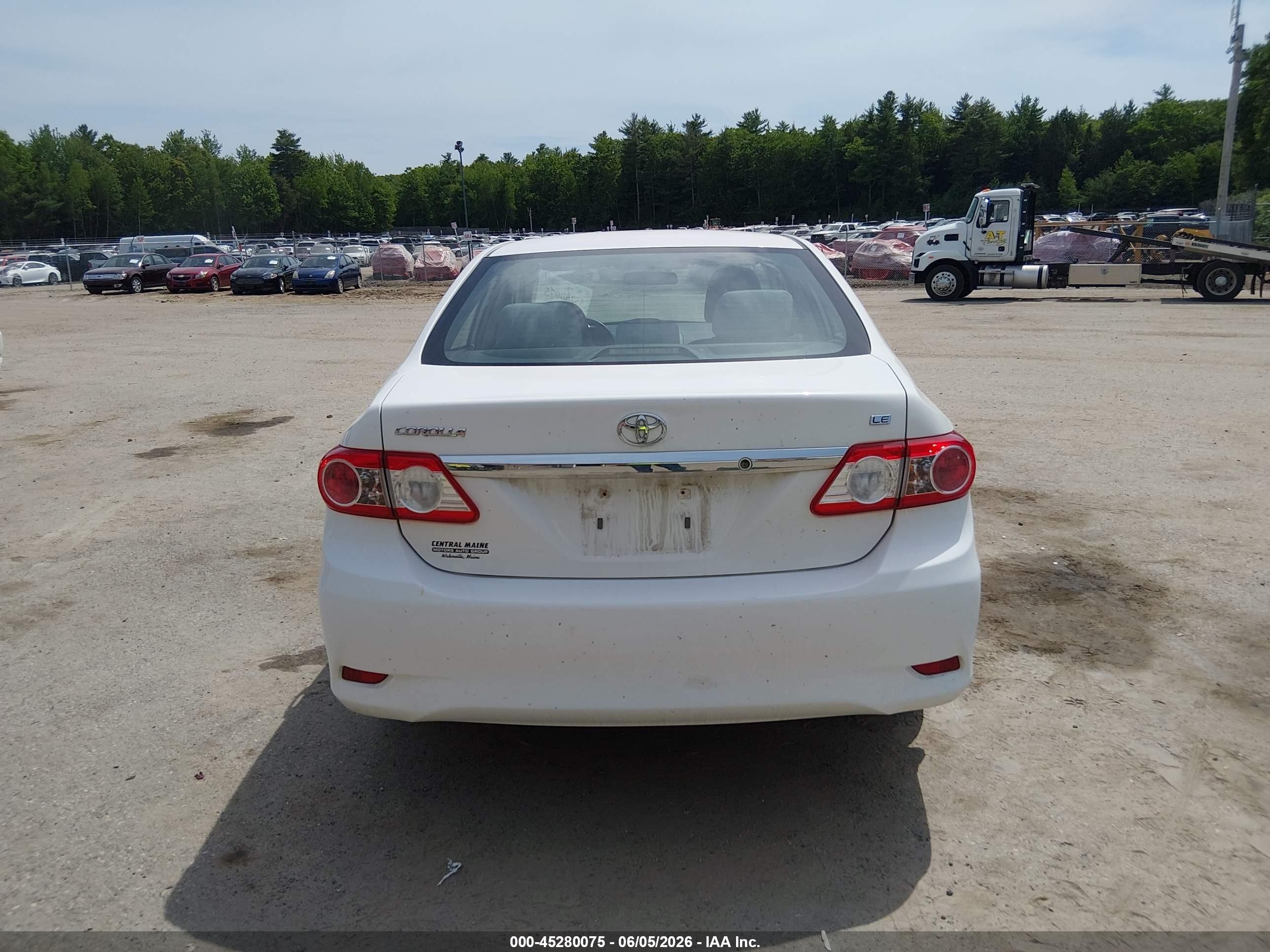 2011 Toyota Corolla Le White vin: 2T1BU4EE3BC646344