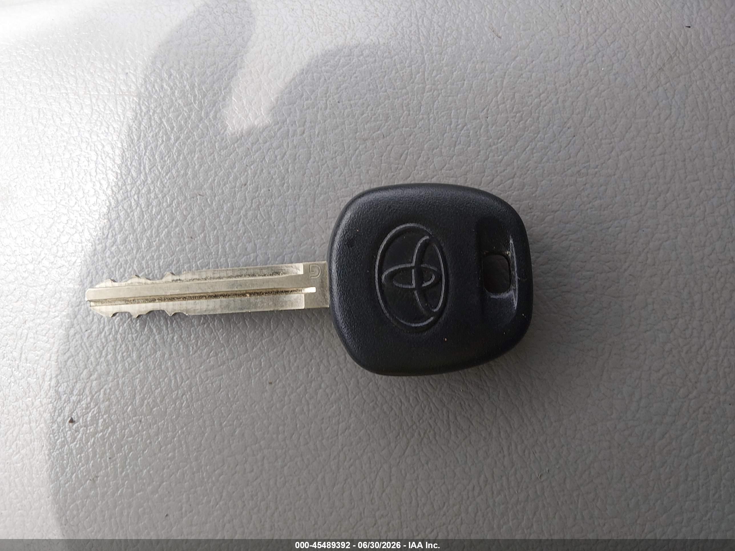 2011 Toyota Corolla Le Red vin: 2T1BU4EE3BC656310