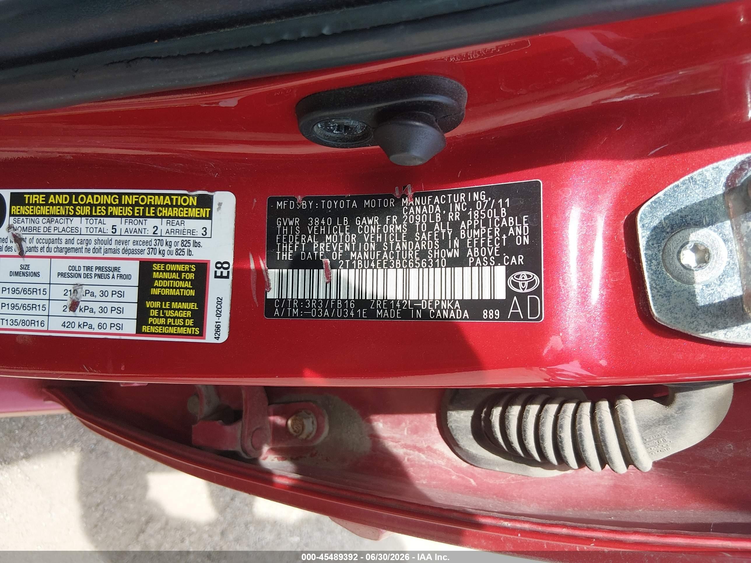 2011 Toyota Corolla Le Red vin: 2T1BU4EE3BC656310