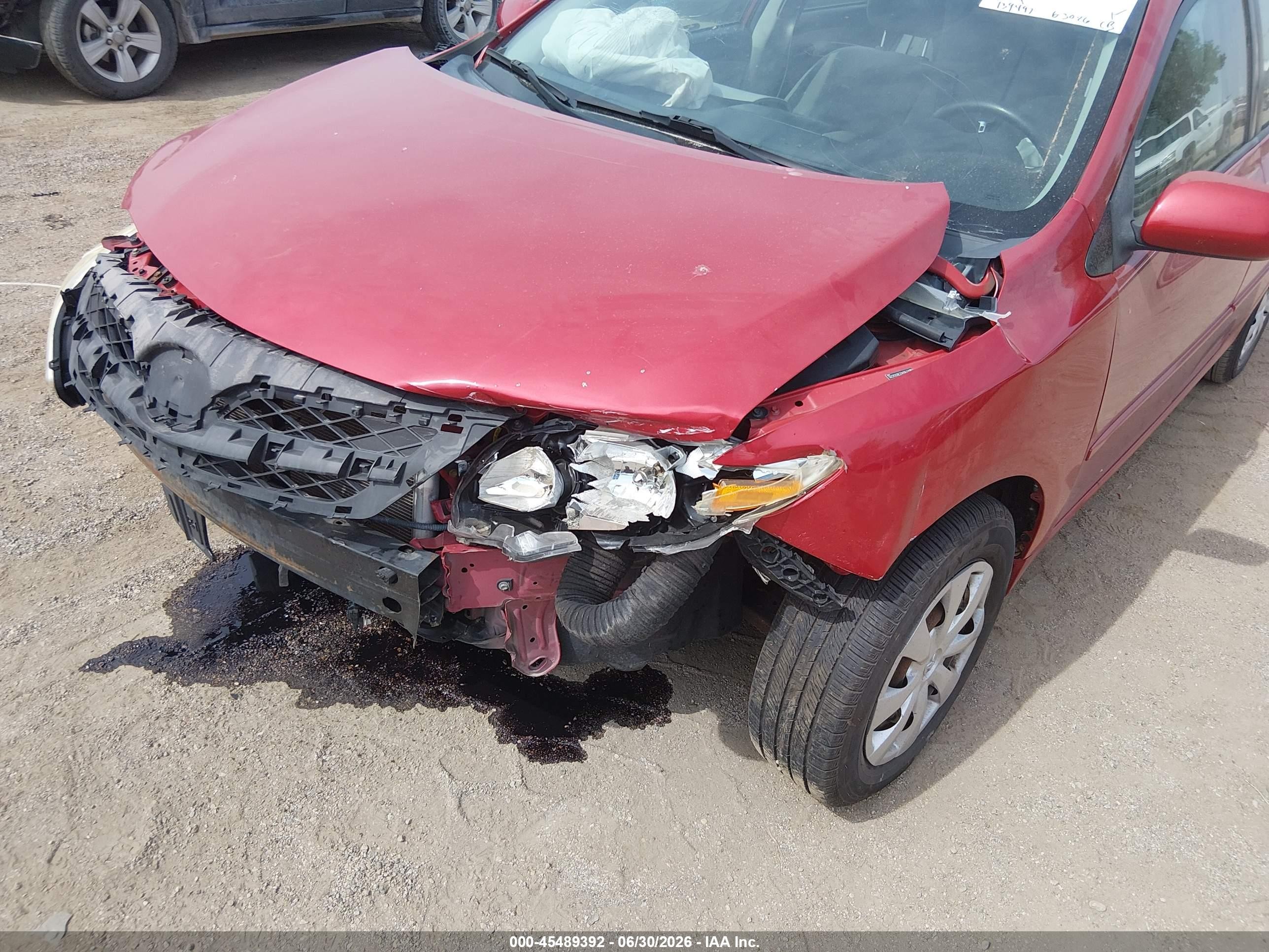 2011 Toyota Corolla Le Red vin: 2T1BU4EE3BC656310