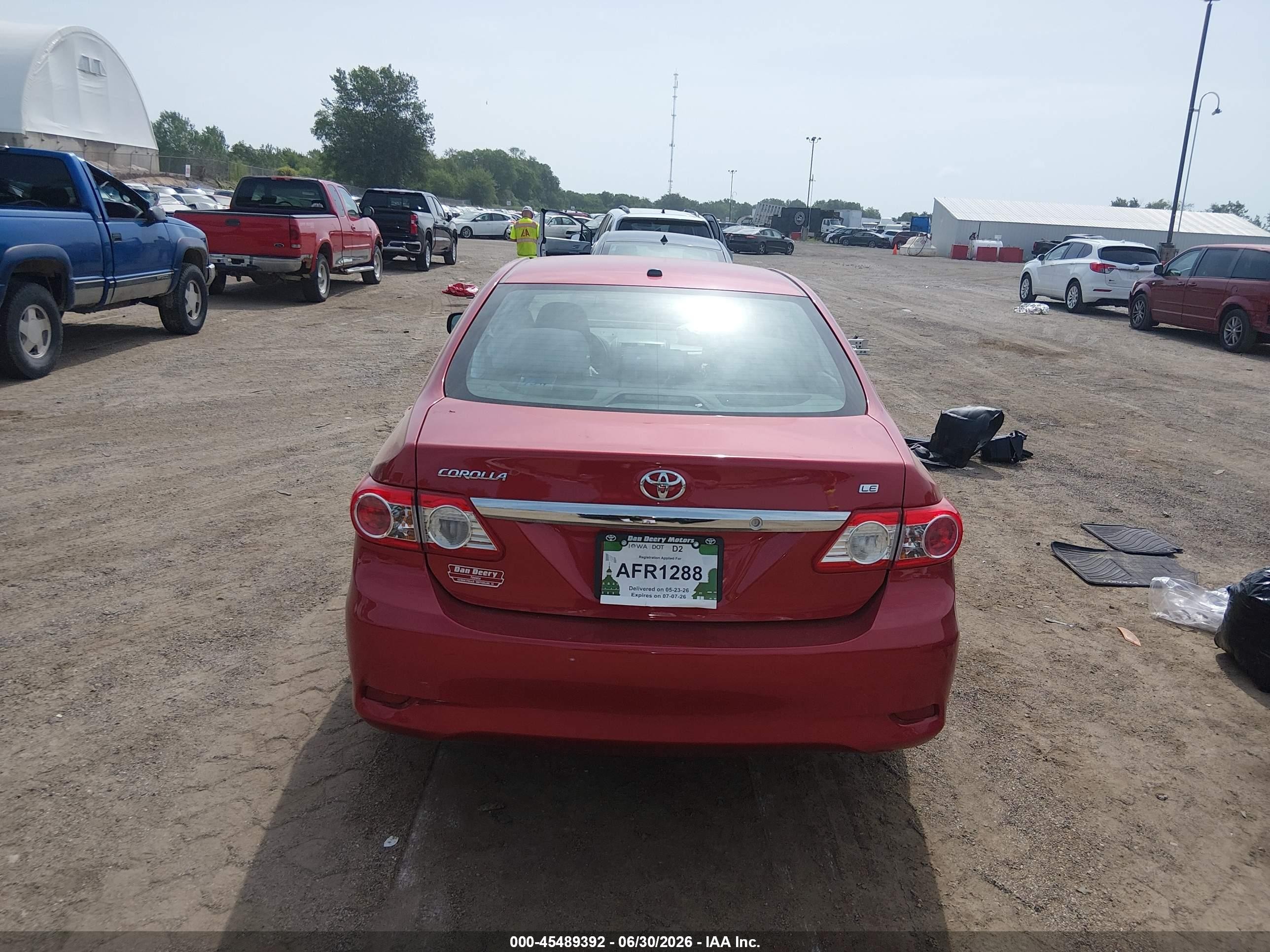 2011 Toyota Corolla Le Red vin: 2T1BU4EE3BC656310