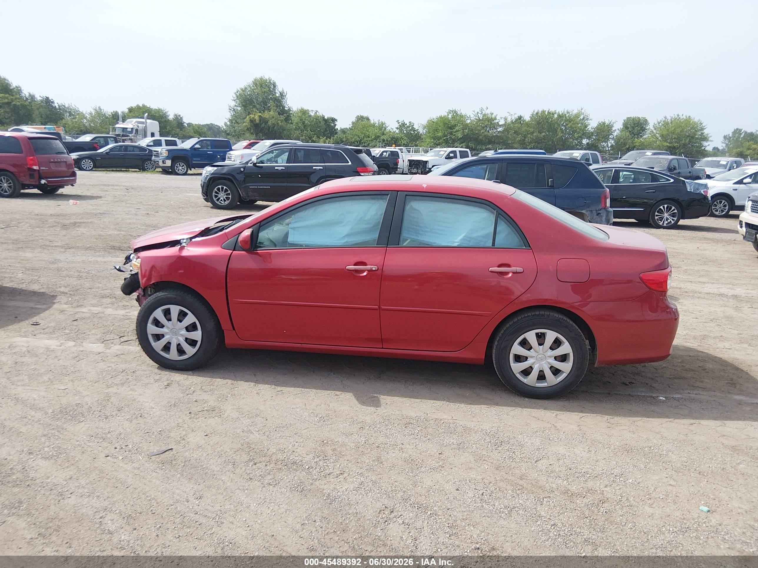 2011 Toyota Corolla Le Red vin: 2T1BU4EE3BC656310