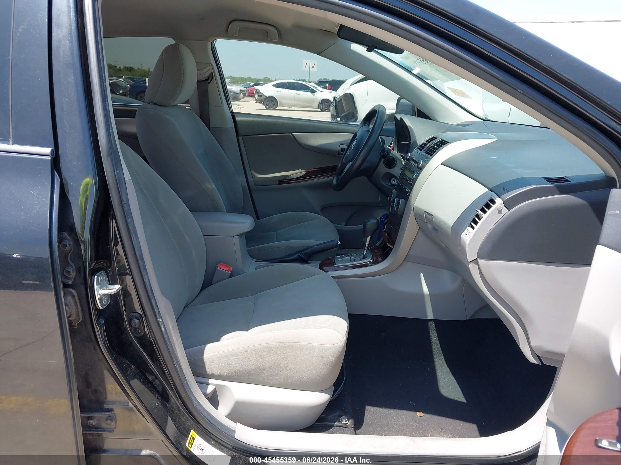 2011 Toyota Corolla   Black vin: 2T1BU4EE3BC657666