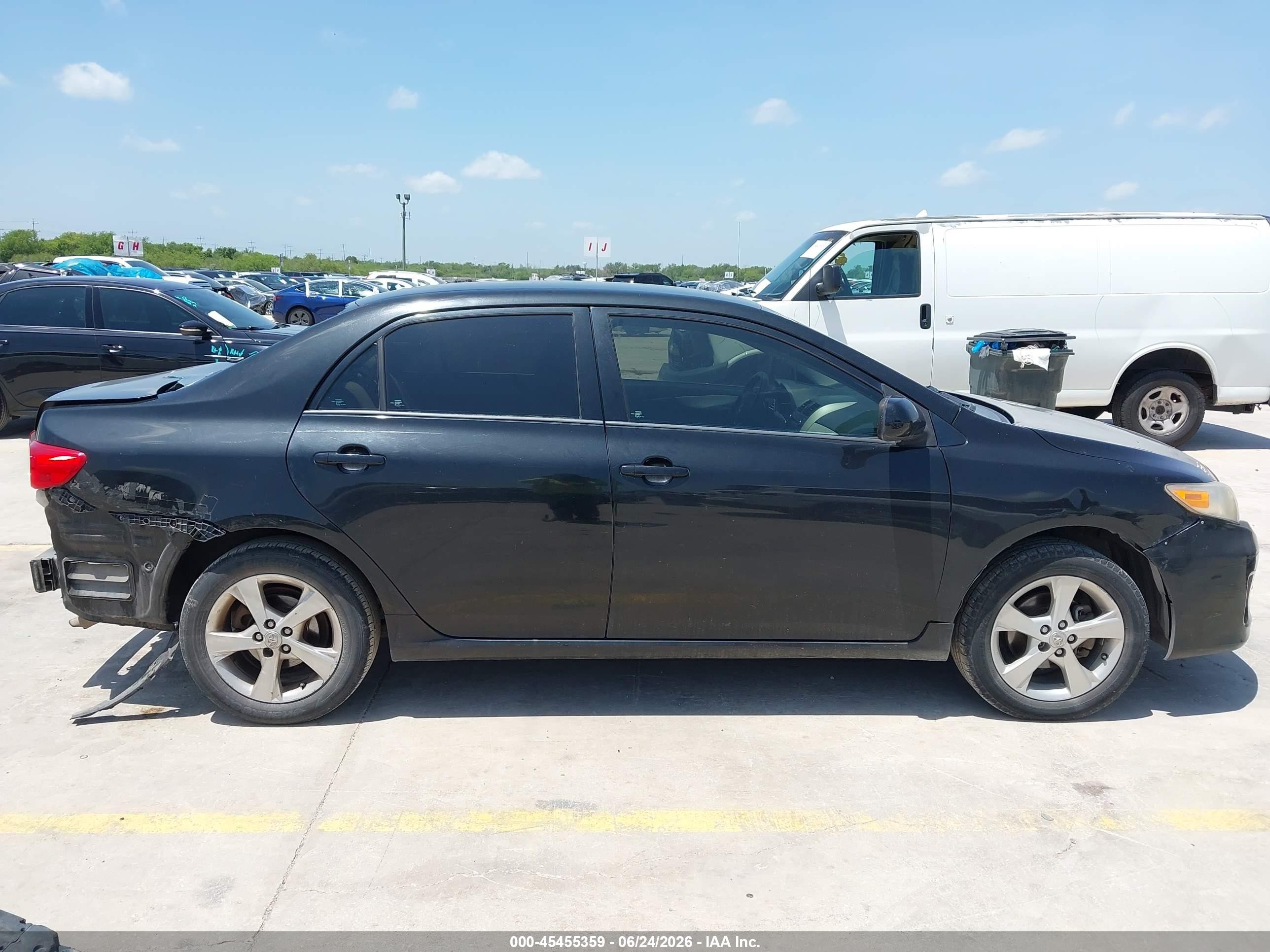 2011 Toyota Corolla   Black vin: 2T1BU4EE3BC657666
