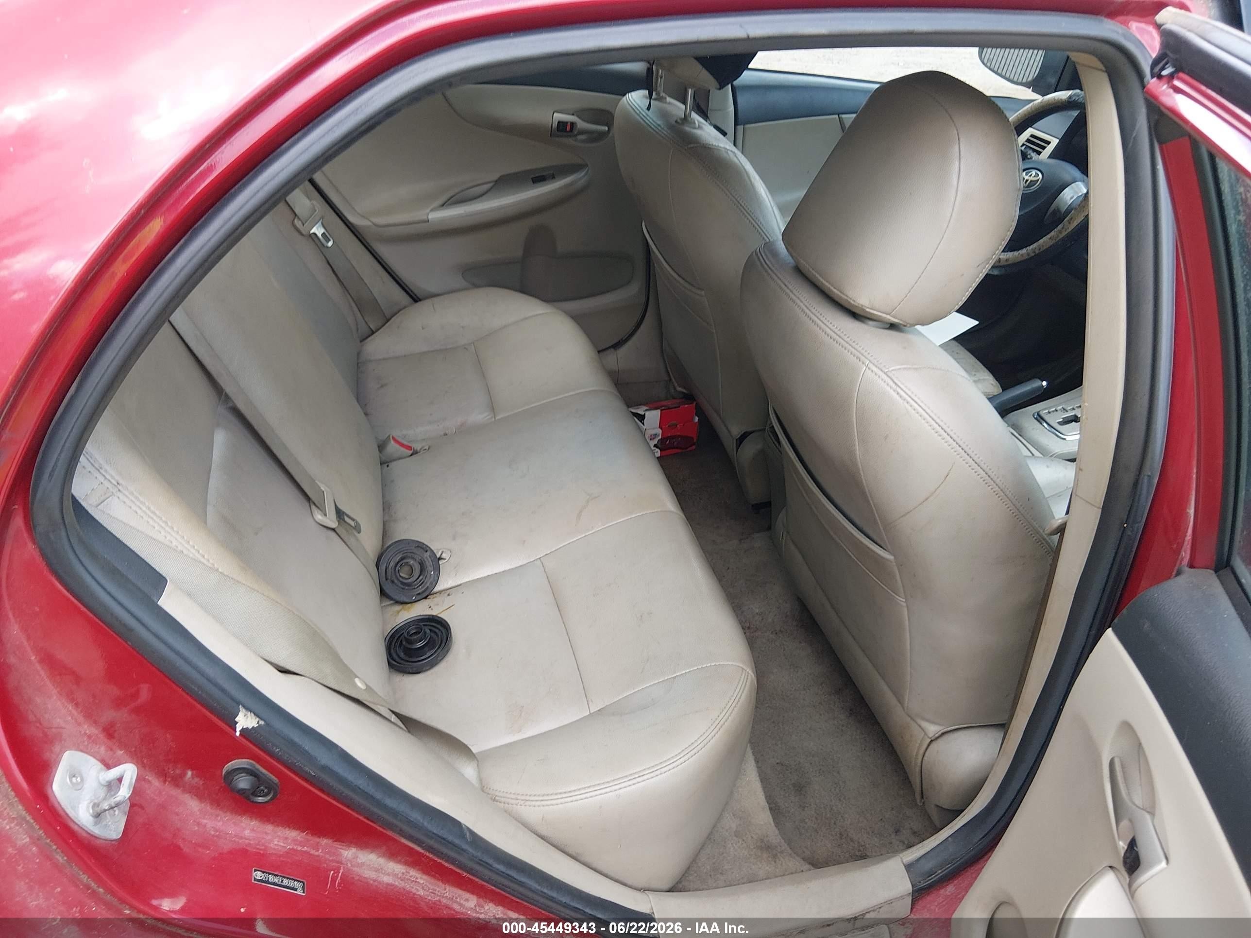 2011 Toyota Corolla Le Maroon vin: 2T1BU4EE3BC661992